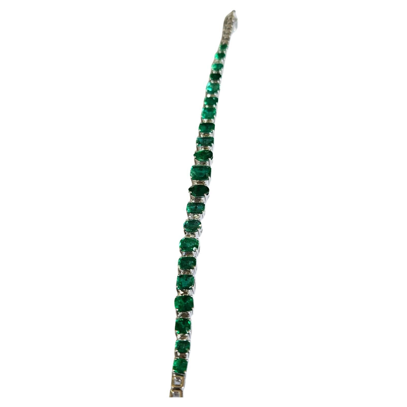 7.93 carats, natural Zambian Emeralds & Rose Cut Diamonds Tennis Bracelet For Sale