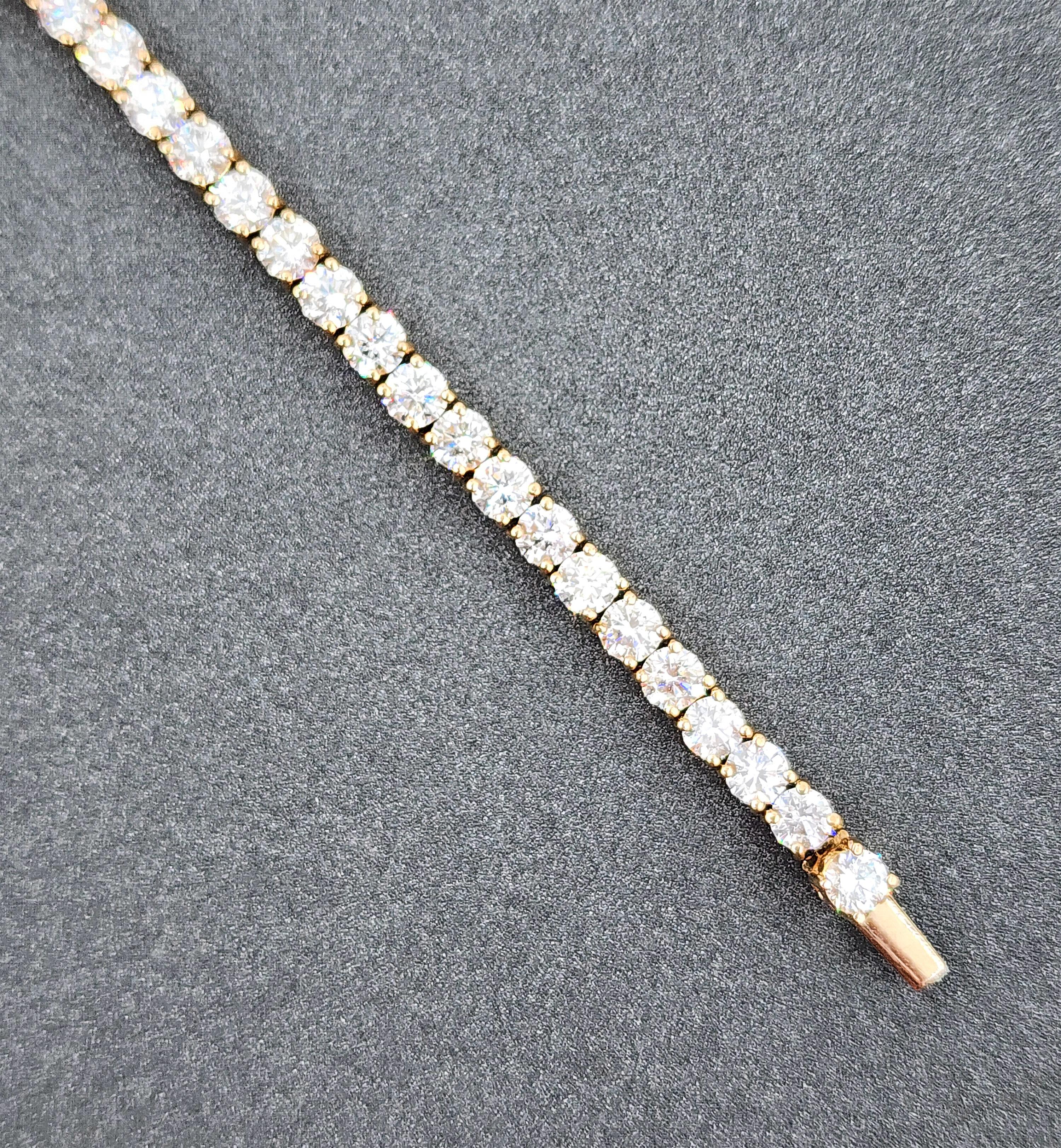 7.93 Ct Diamond Tennis Bracelet In New Condition For Sale In Chicago, IL