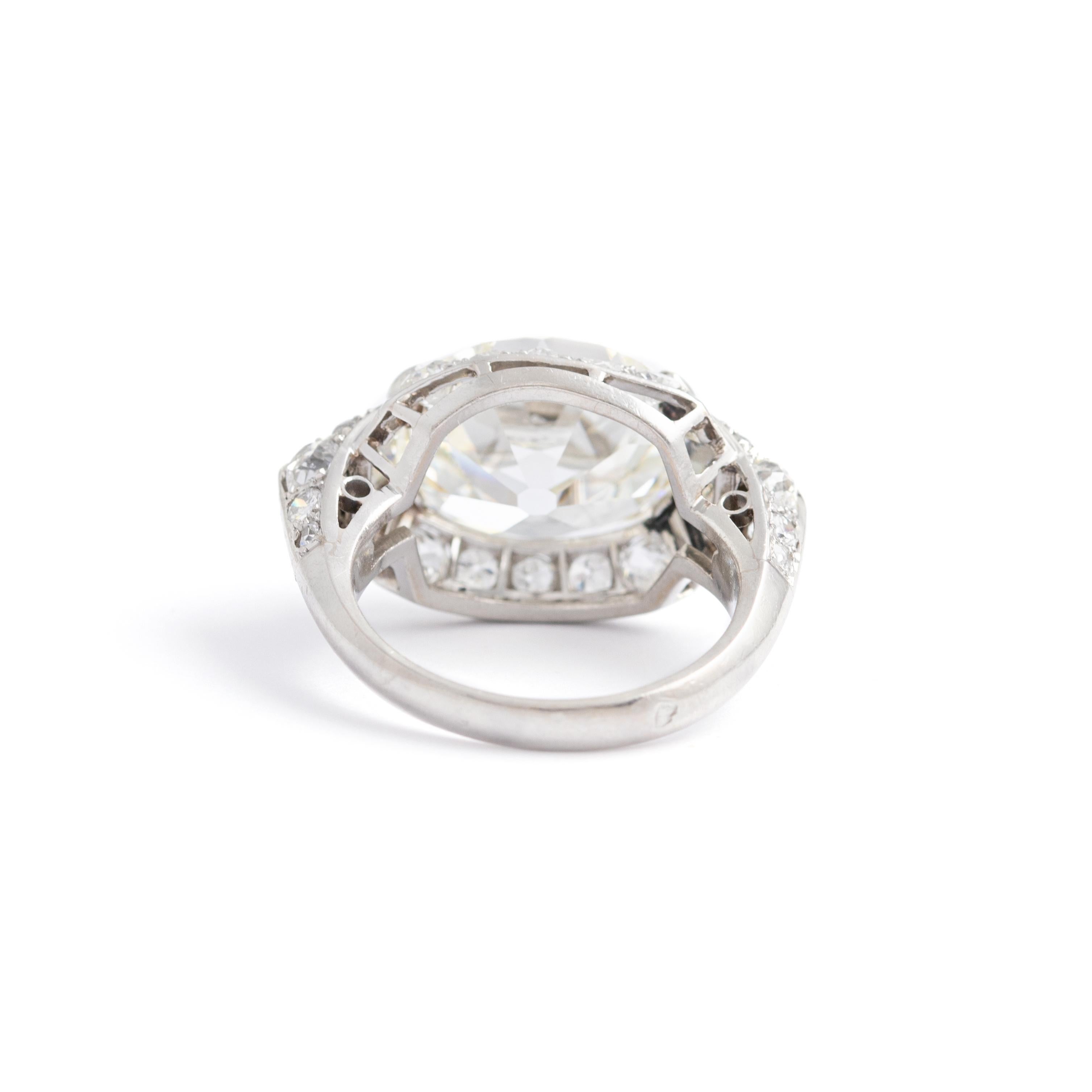 7.94 carat Old Mine cut Diamond Platinum Ring French 1930S In Excellent Condition For Sale In Geneva, CH