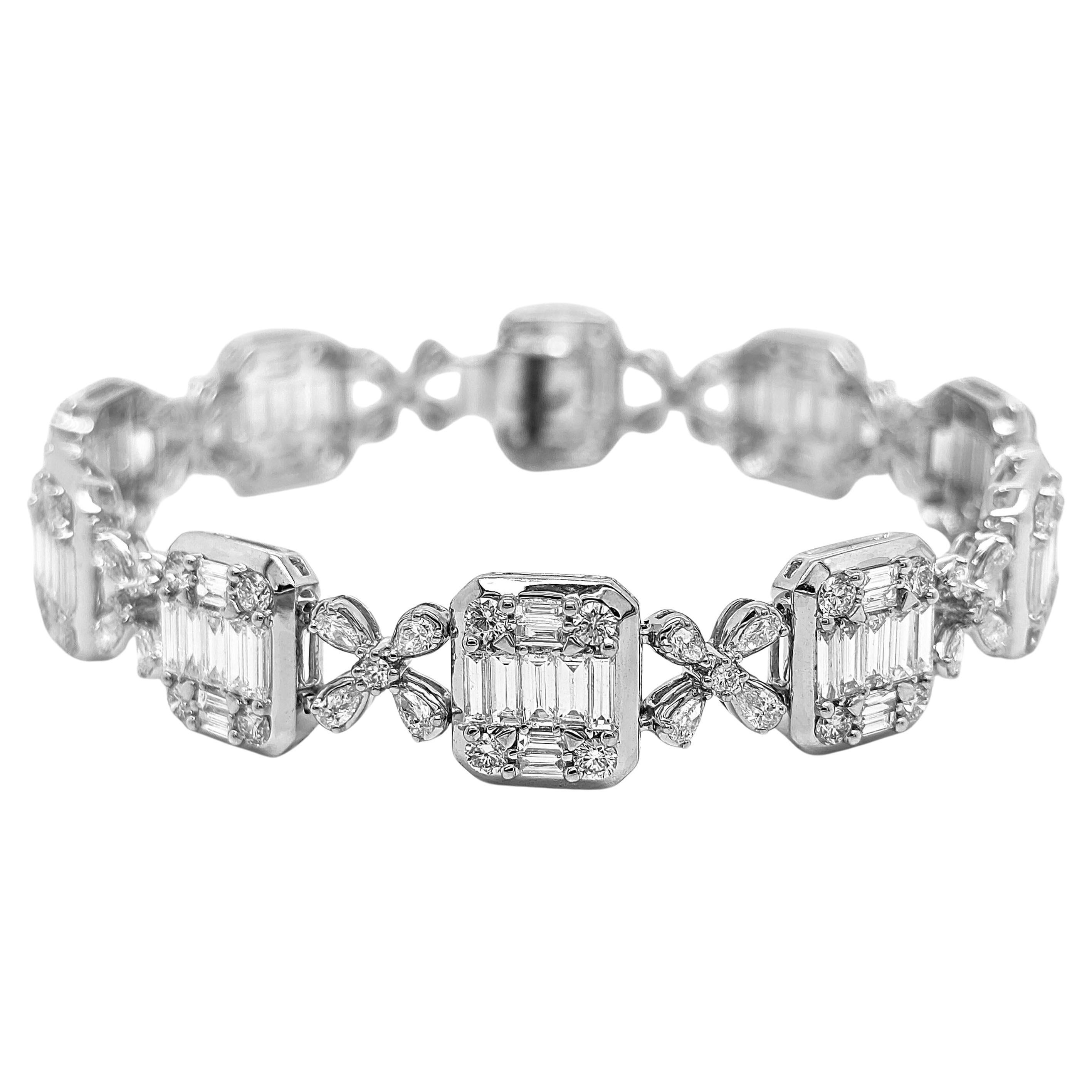 180 White Diamonds: 7.94 Carats
Metal: 18K White Gold, 22.95 Grams
