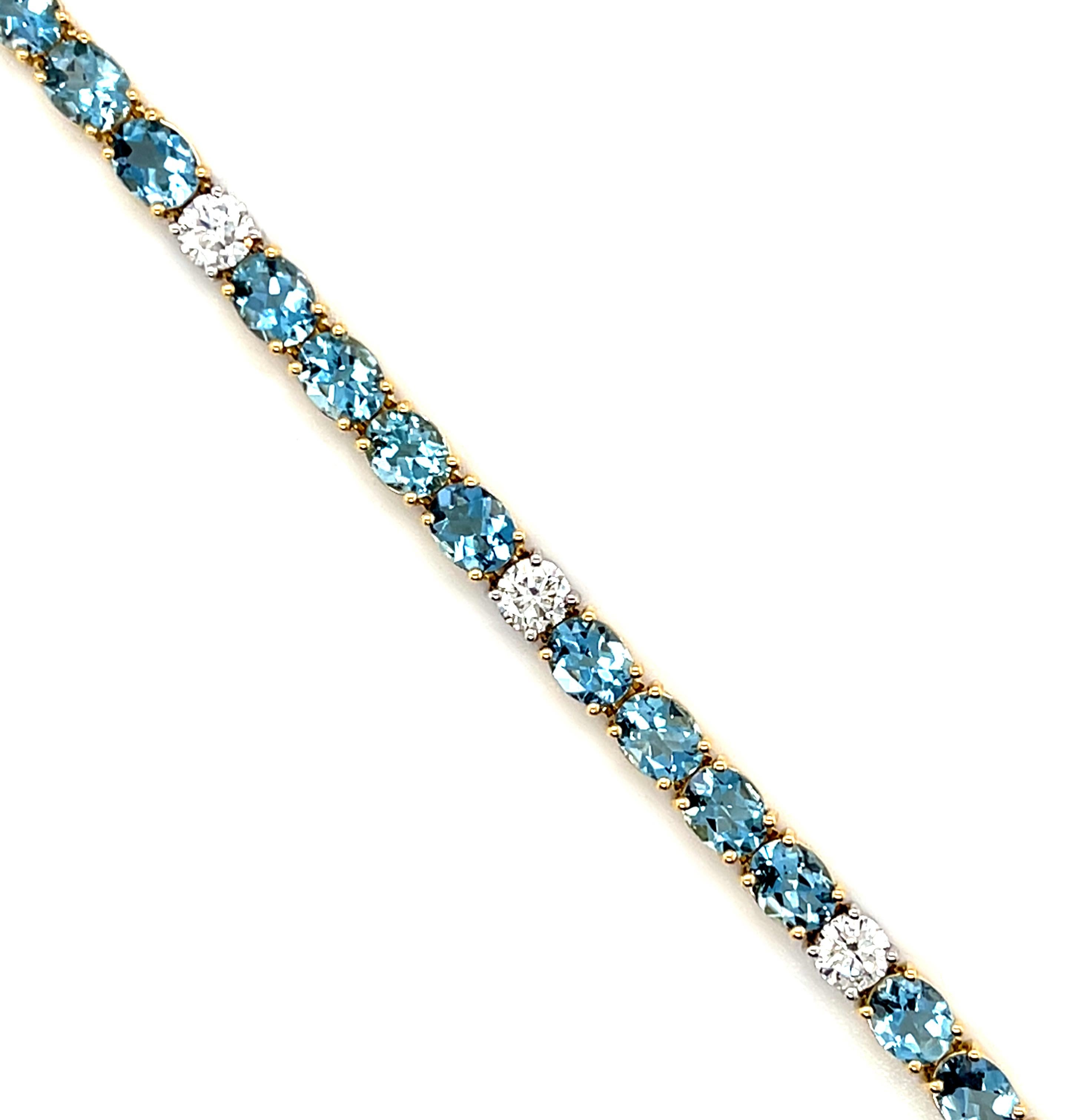 Taille ronde Bracelet tennis en or 18 carats avec aigue-marine ovale et diamants ronds de 7,94 carats au total en vente