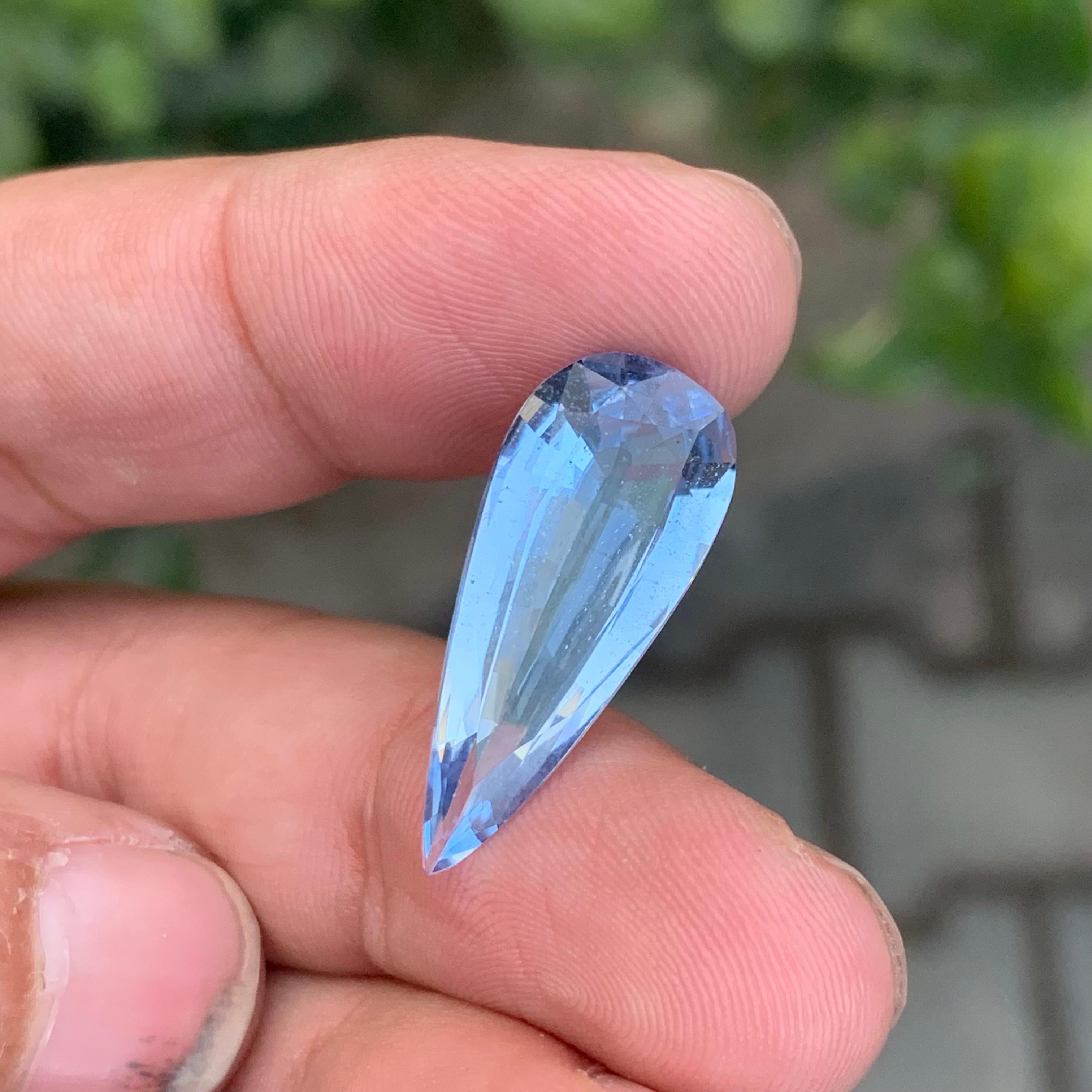 7.95 Carat Gorgeous Loose Aquamarine Goshenite Long Pear Shape Gem For Sale 4