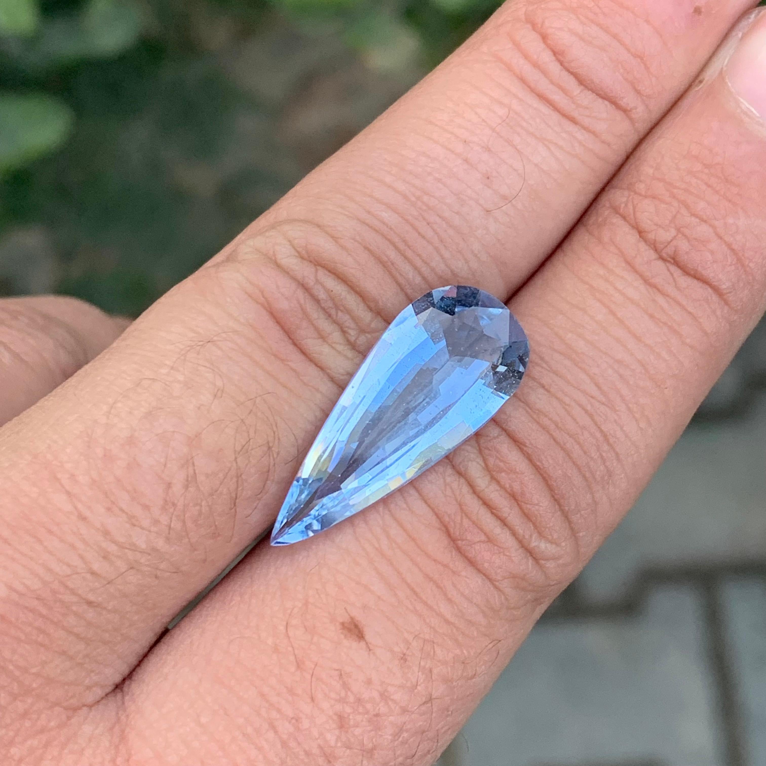 7.95 Carat Gorgeous Loose Aquamarine Goshenite Long Pear Shape Gem For Sale 5