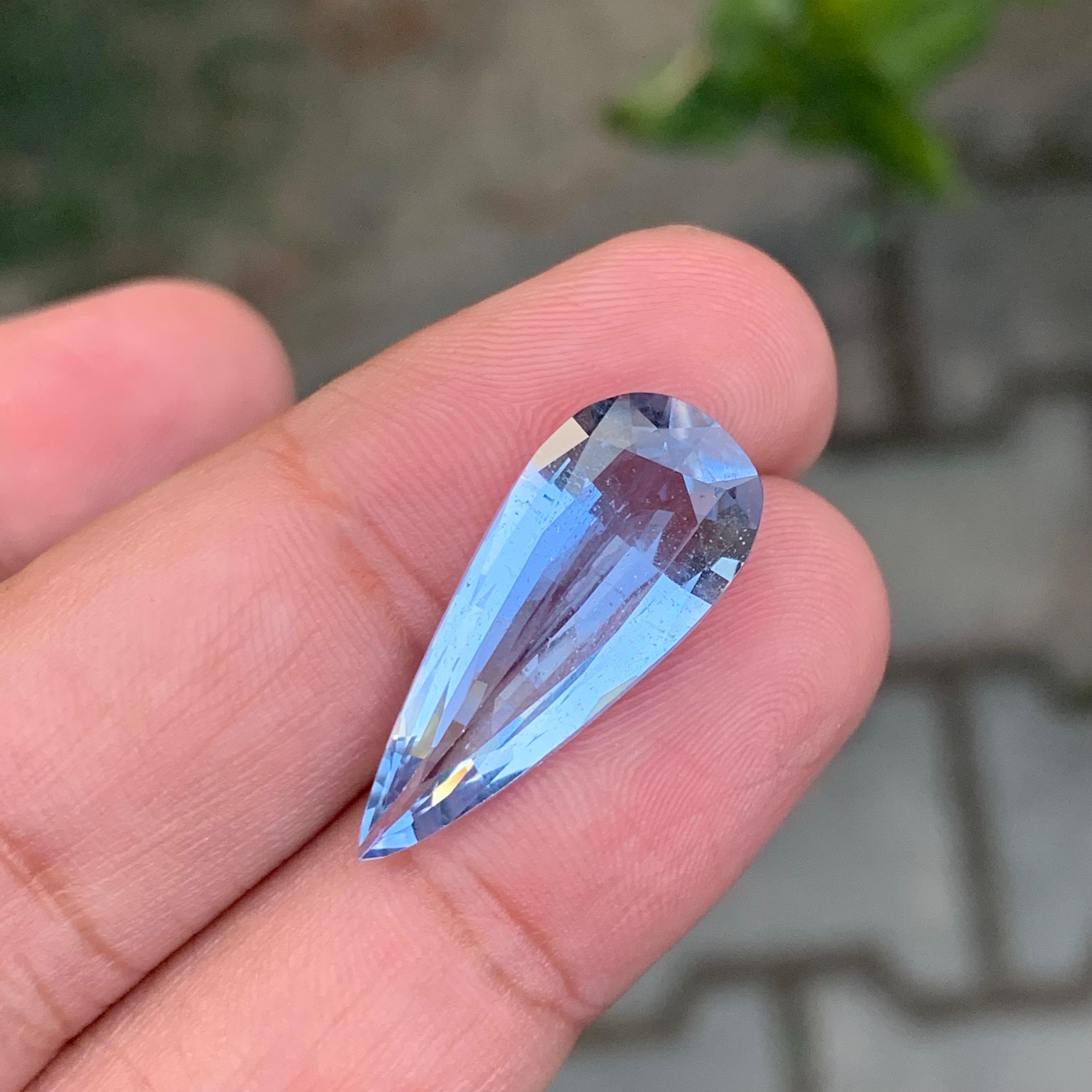 7.95 Carat Gorgeous Loose Aquamarine Goshenite Long Pear Shape Gem For Sale 2