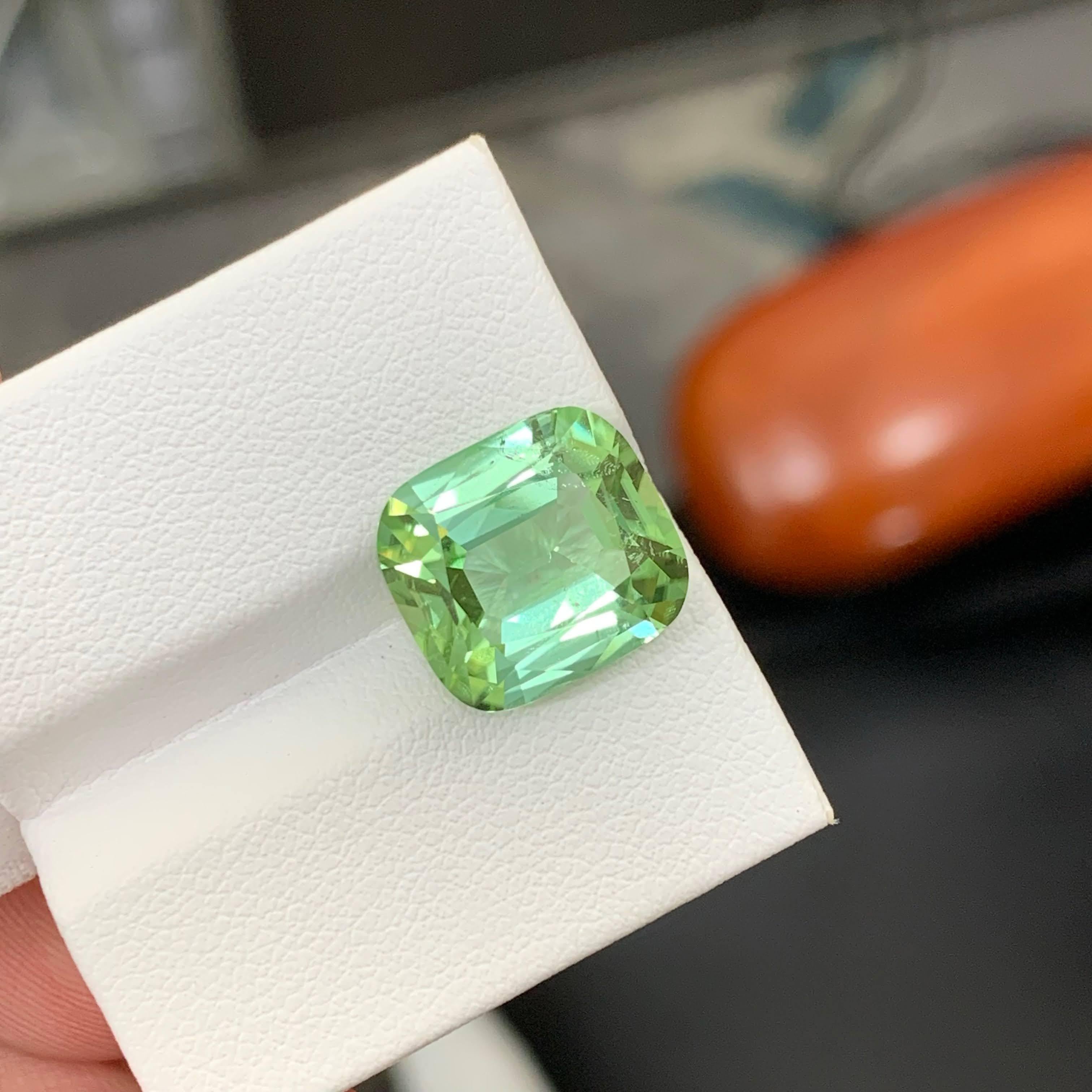 7.95 carati di tormalina verde menta naturale sfusa, pietra tagliata a cuscino Gemma afgana in vendita 4