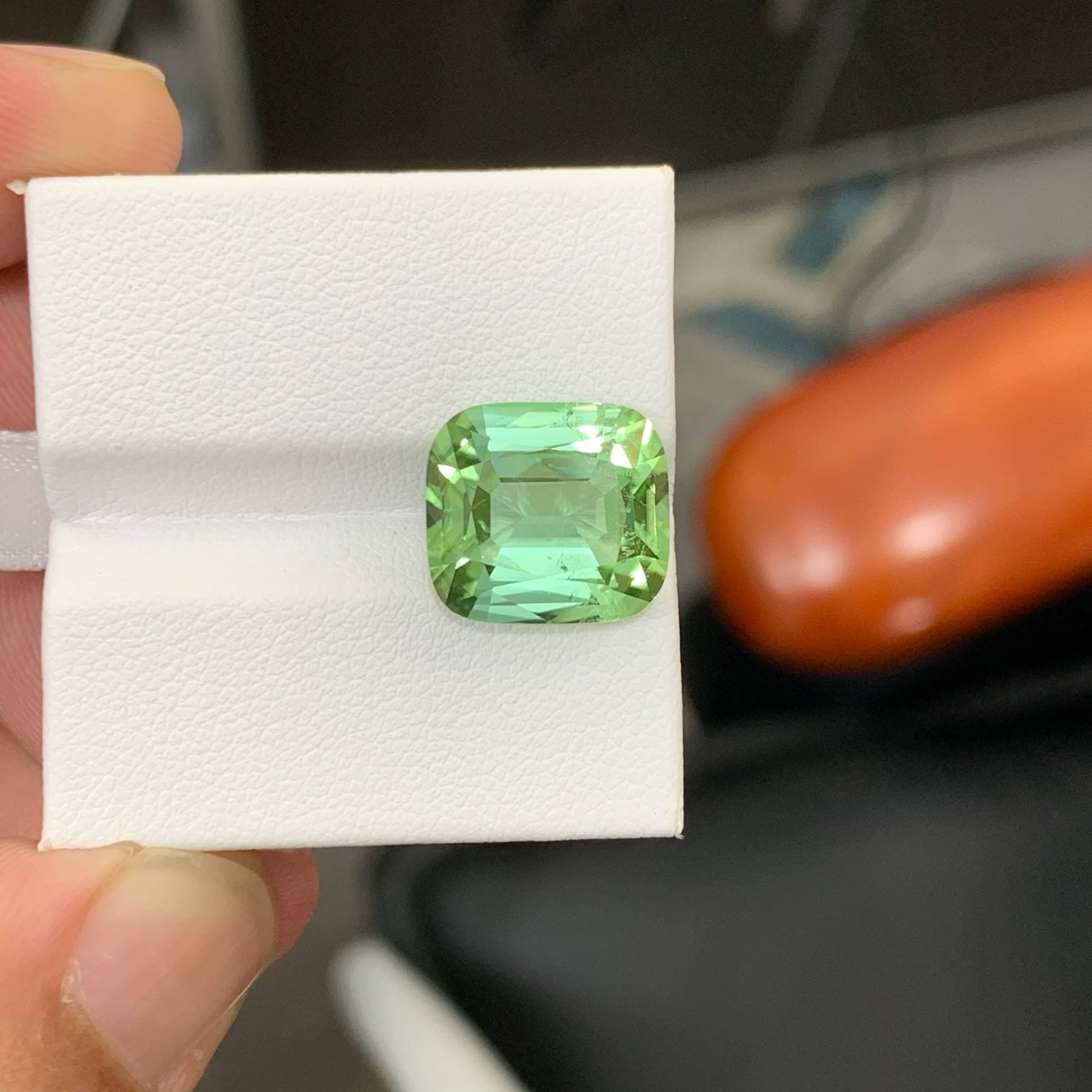 da uomo o donna 7.95 carati di tormalina verde menta naturale sfusa, pietra tagliata a cuscino Gemma afgana in vendita