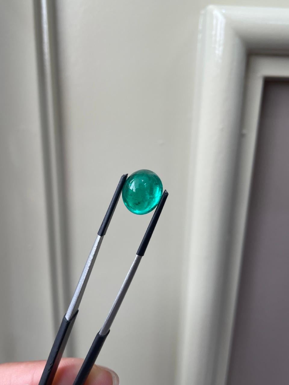 7.95 Carats Oval Cabochon Gublin Certified No oil In Excellent Condition For Sale In Hong Kong, HK