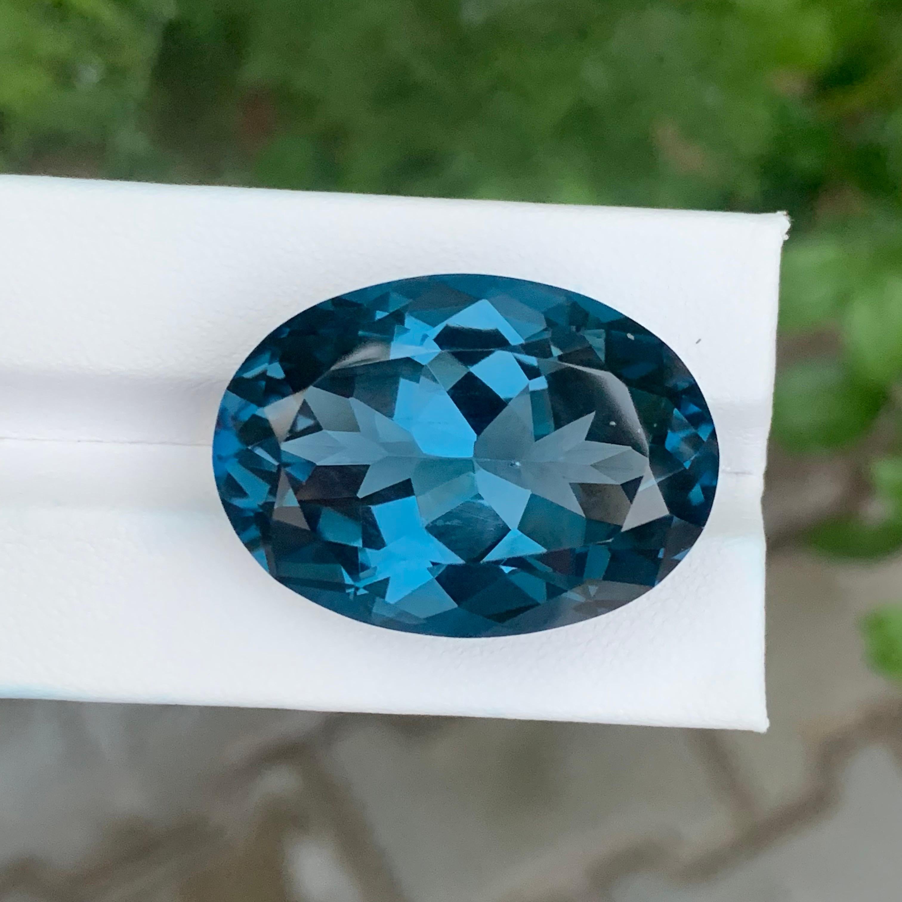 79,50 Karat Natürlicher loser Londoner Blautopas Ovalform Edelstein (Arts and Crafts) im Angebot