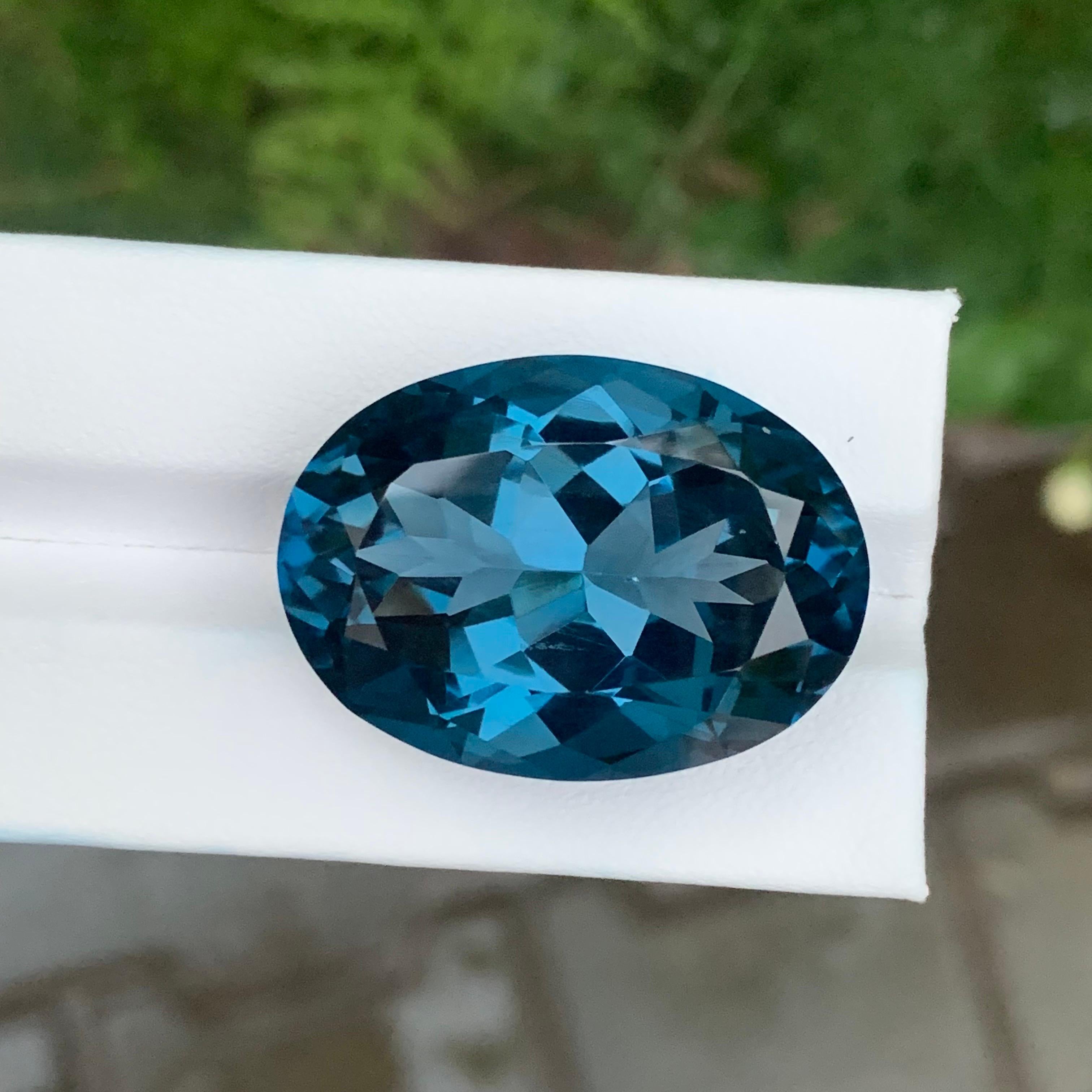 79,50 Karat Natürlicher loser Londoner Blautopas Ovalform Edelstein im Zustand „Neu“ im Angebot in Peshawar, PK