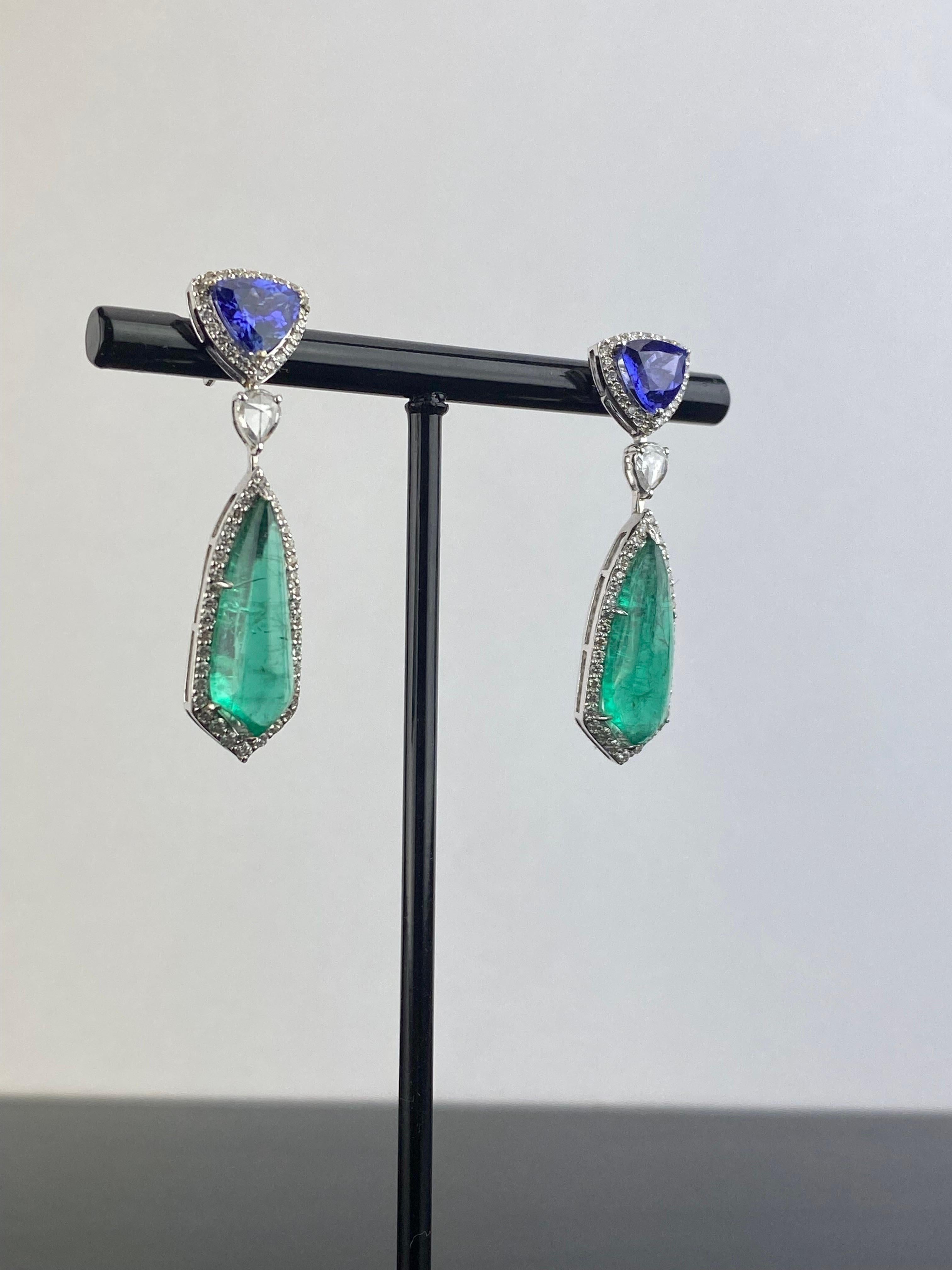 Modern 7.96 Carat Emerald, 2.04 Carat Tanzanite and Diamond Dangle Earrings For Sale