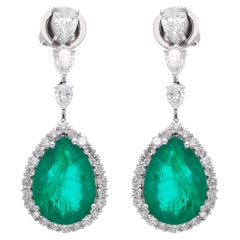 Pendientes Colgantes Esmeralda Pera 7,98 Quilates Diamante 2,21 Quilates Oro Blanco 18 Kilates