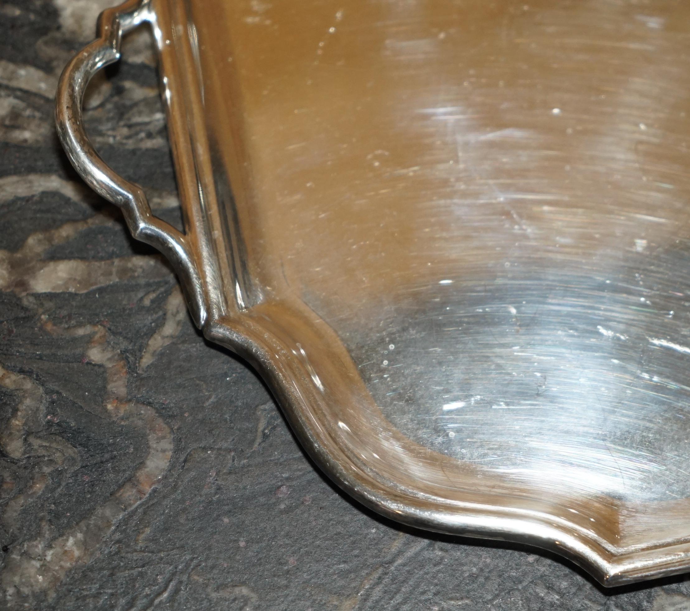 798 GRAMMI 1926 HAWKSWORTH EYRE & CO LTD VASSOIO DA SERVIZIO IN ARGENTO STERLINO SOLIDALE in vendita 2