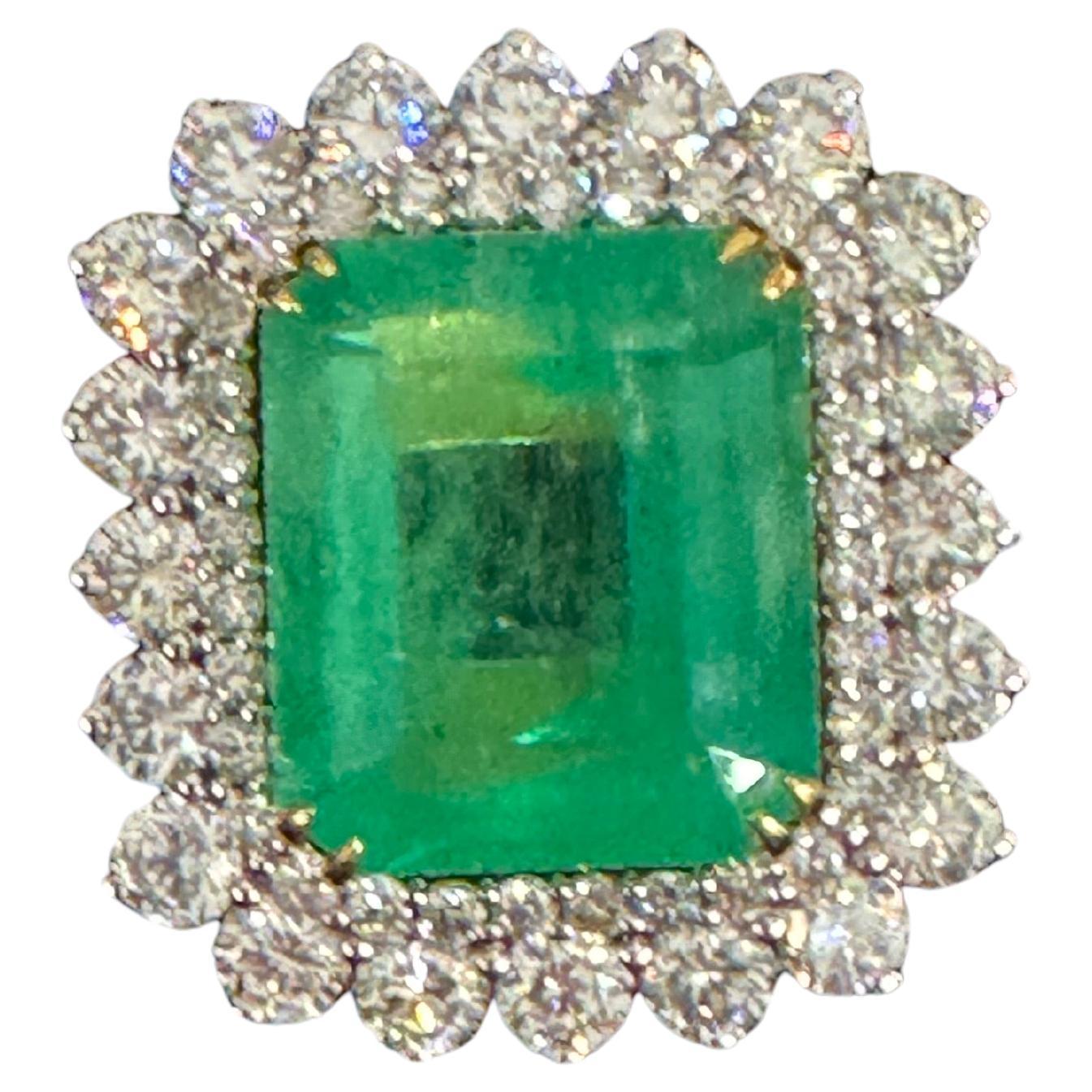 7.98ct Colombian Vivid Green Natural Emerald cluster ring - Minor  For Sale
