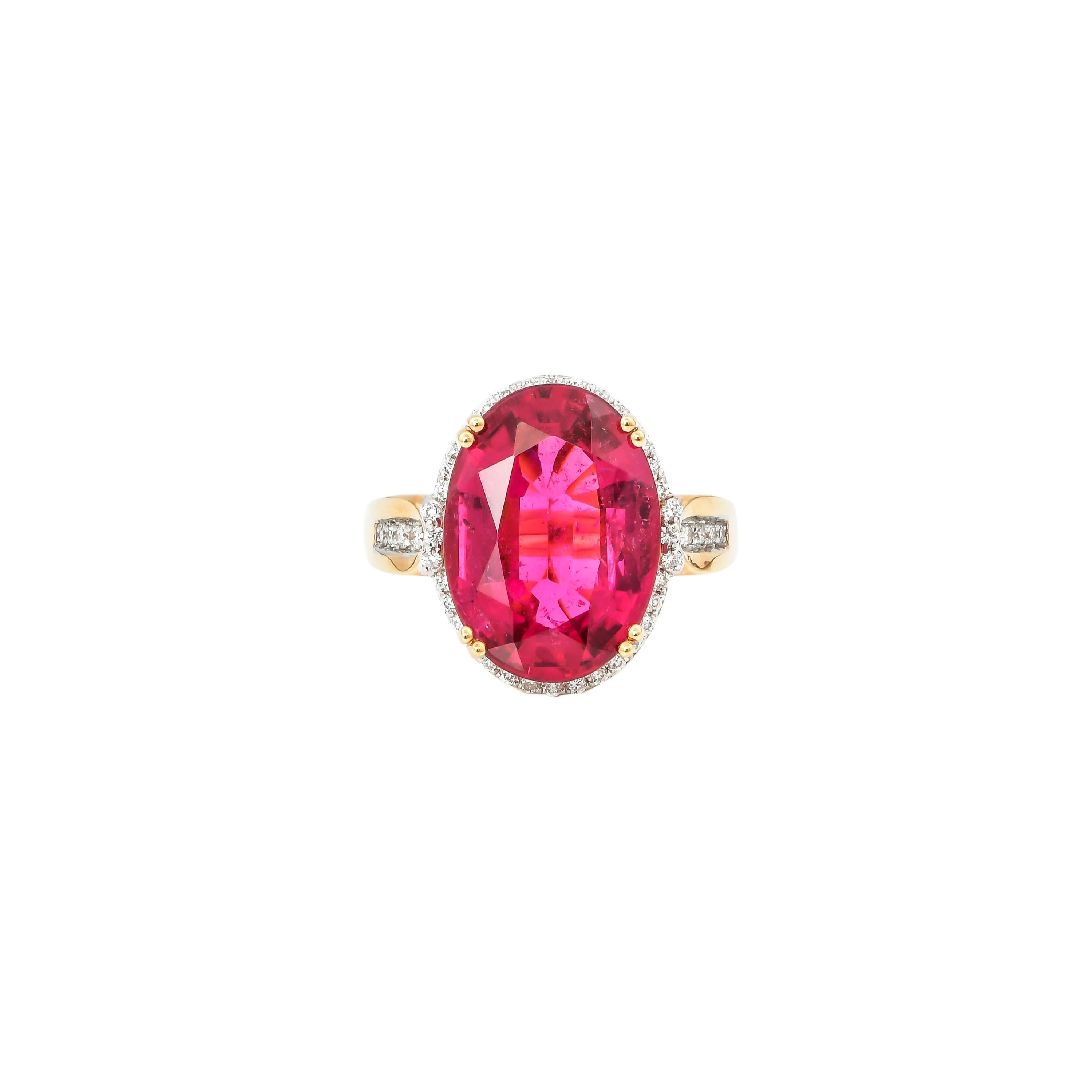 This collection of rings features the most radiant rubelites. These gemstones show a magnificant and regal deep red colour, and the yellow gold and diamond accents makes these pieces a true show stopper. 

Classic rubelite ring in 18K yellow gold