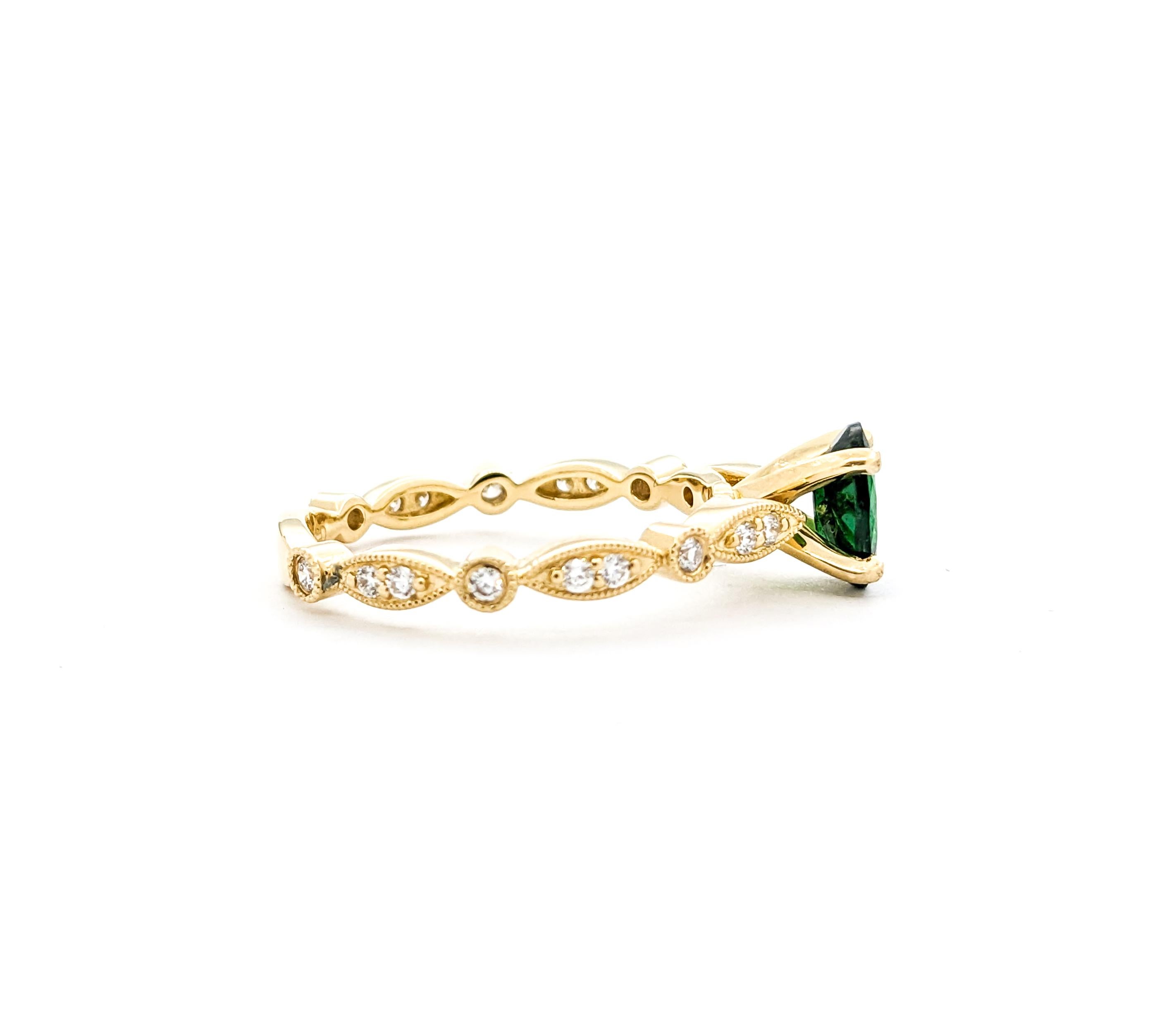 .79ct Tsavorit Granat & Diamant Ring in Gelbgold (Ovalschliff) im Angebot