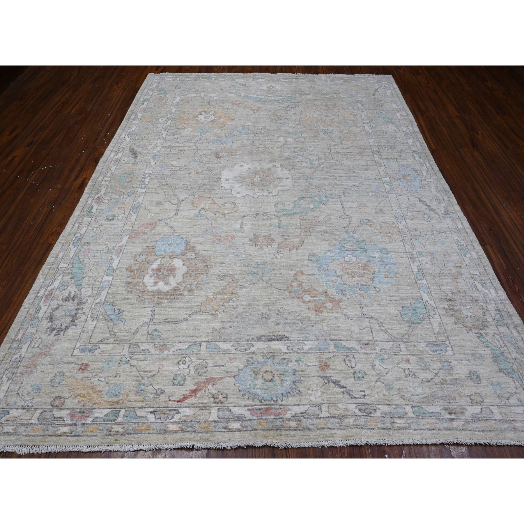 Hand-Knotted 7'9