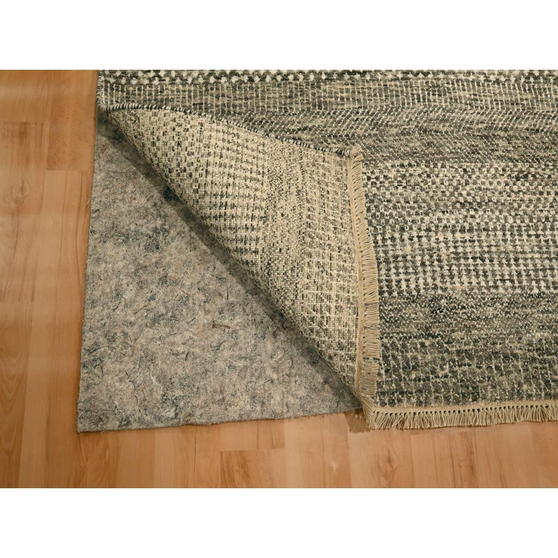 Hand-Knotted 7'9