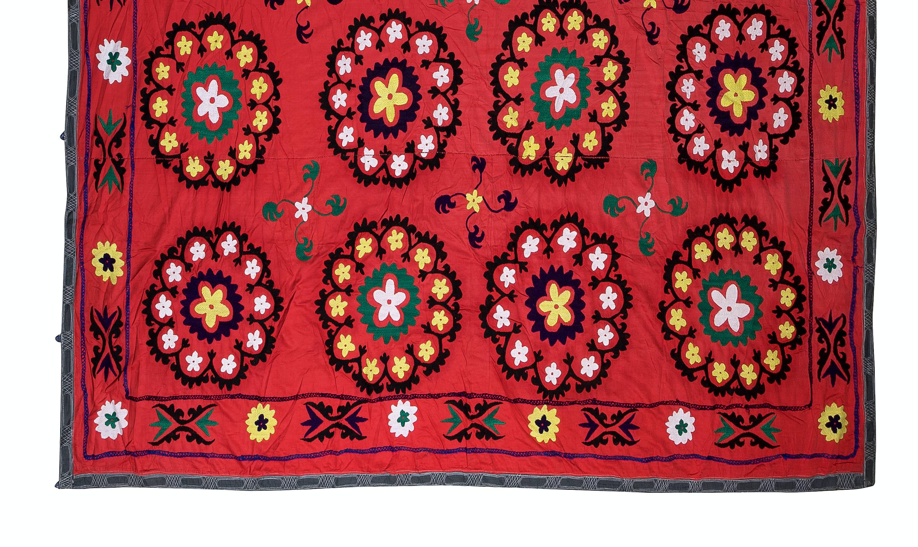 Uzbek 7.9x7.9 Ft Vintage Silk Embroidery Bed Cover, Red Asian Suzani Tablecloth For Sale