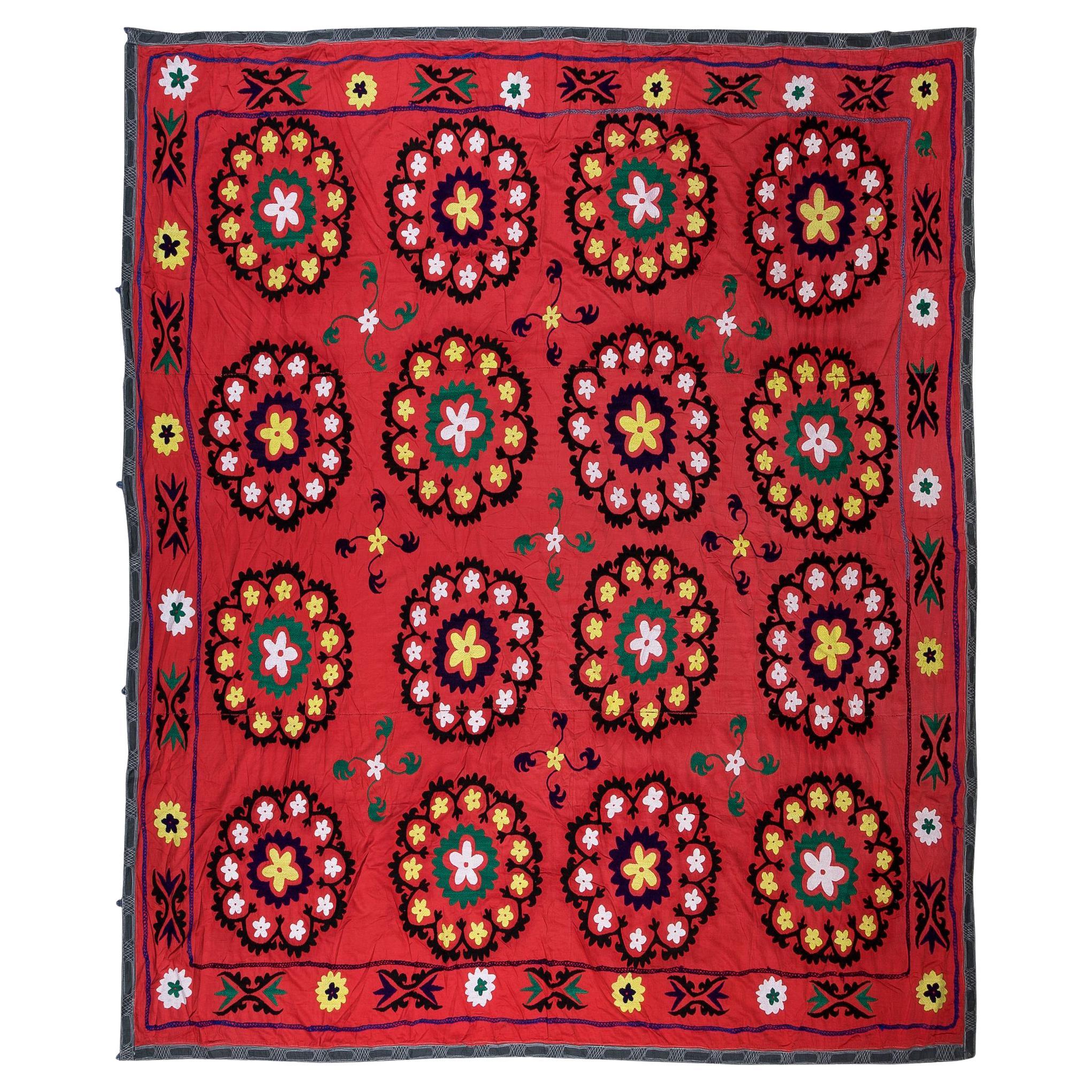 7.9x7.9 Ft Vintage Silk Embroidery Bed Cover, Red Asian Suzani Tablecloth For Sale