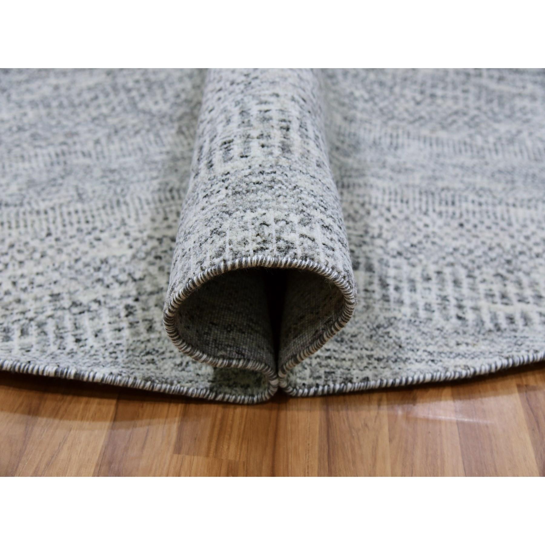 Hand-Knotted 7'9