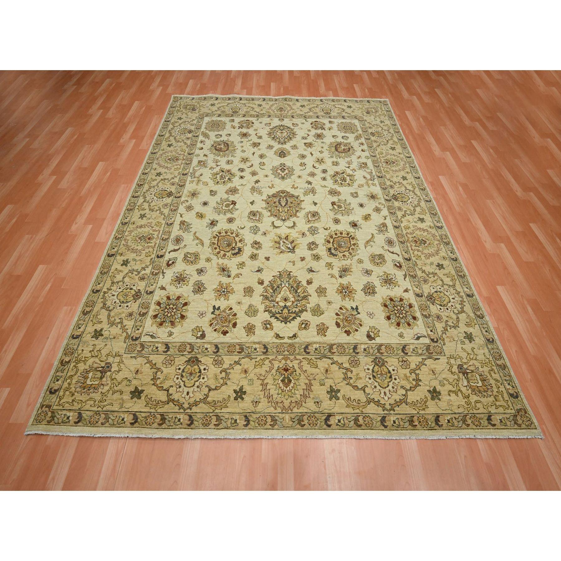 Boulder White, Agra with Ziegler Design, All Over Leaf Pattern, noué à la main, Pure Wool, Zero Pile, Tapis d'Orient
Matières premières : Laine
Latex : Pas de poils 
hauteur : 0,25 pouces
Style : Traditionnel
Couleur primaire : Ivoire
Couleurs
