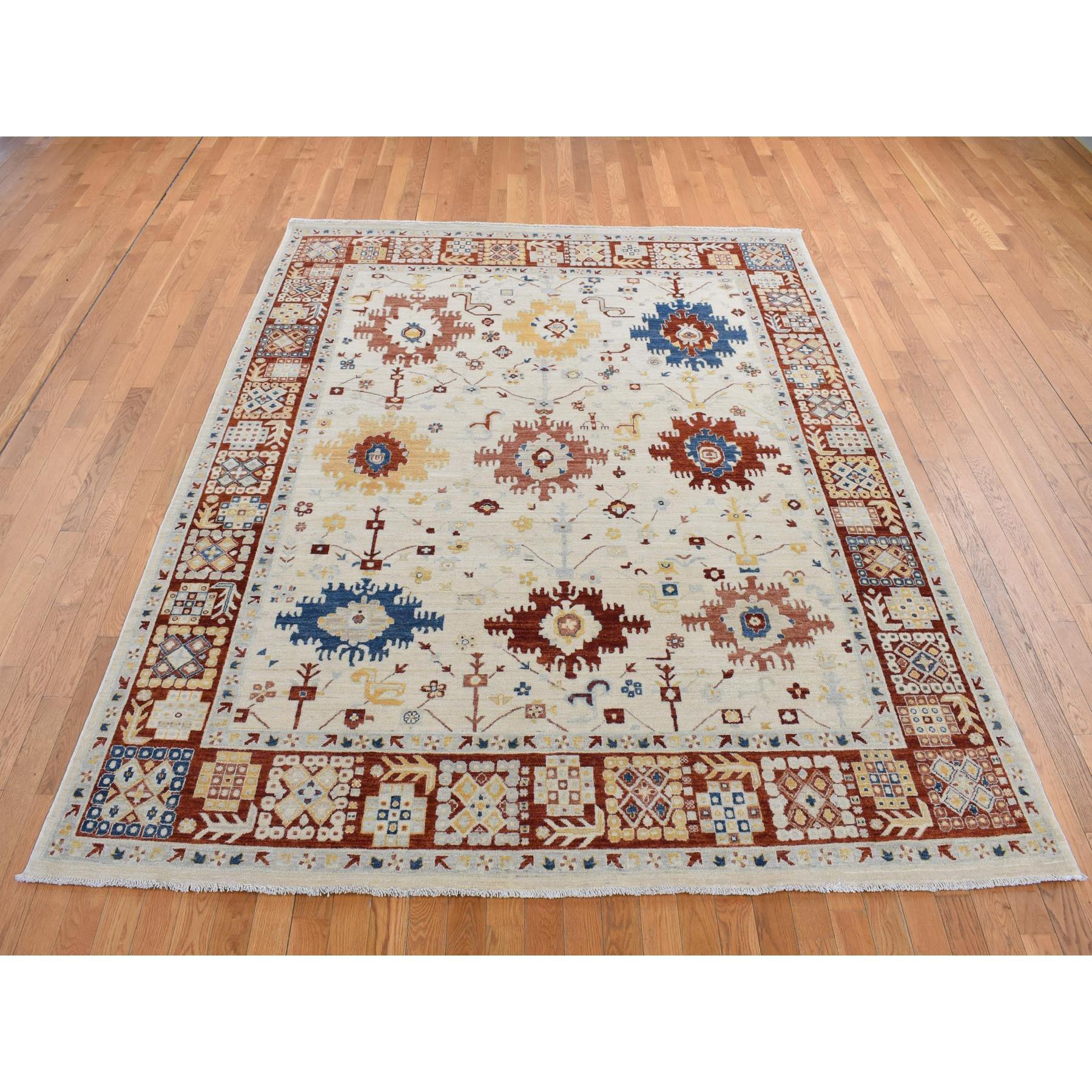 Pergamentweiß, Peshawar mit großen Elementen Mahal Design, handgeknüpft, Reine Wolle, Orientteppich
Primäre MATERIALIEN: Wolle
Latex: Kein Flor 
Höhe: 0,25 Zoll
Stil: Transitional
Grundfarbe: Elfenbein
Sekundäre Farben: Gelb, Blau, Braun,