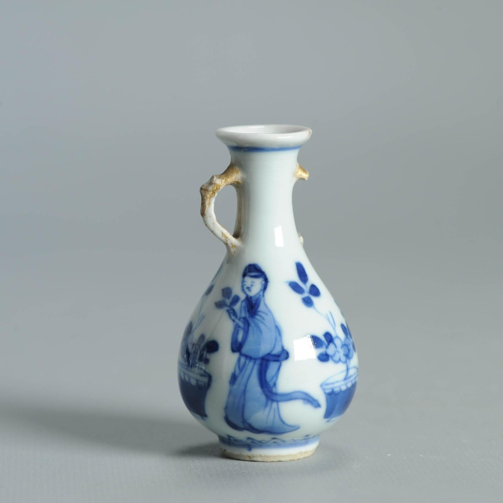 7CM Vase ancien en porcelaine chinoise Ca 1700 Période Kangxi Poignée éléphant en vente 8