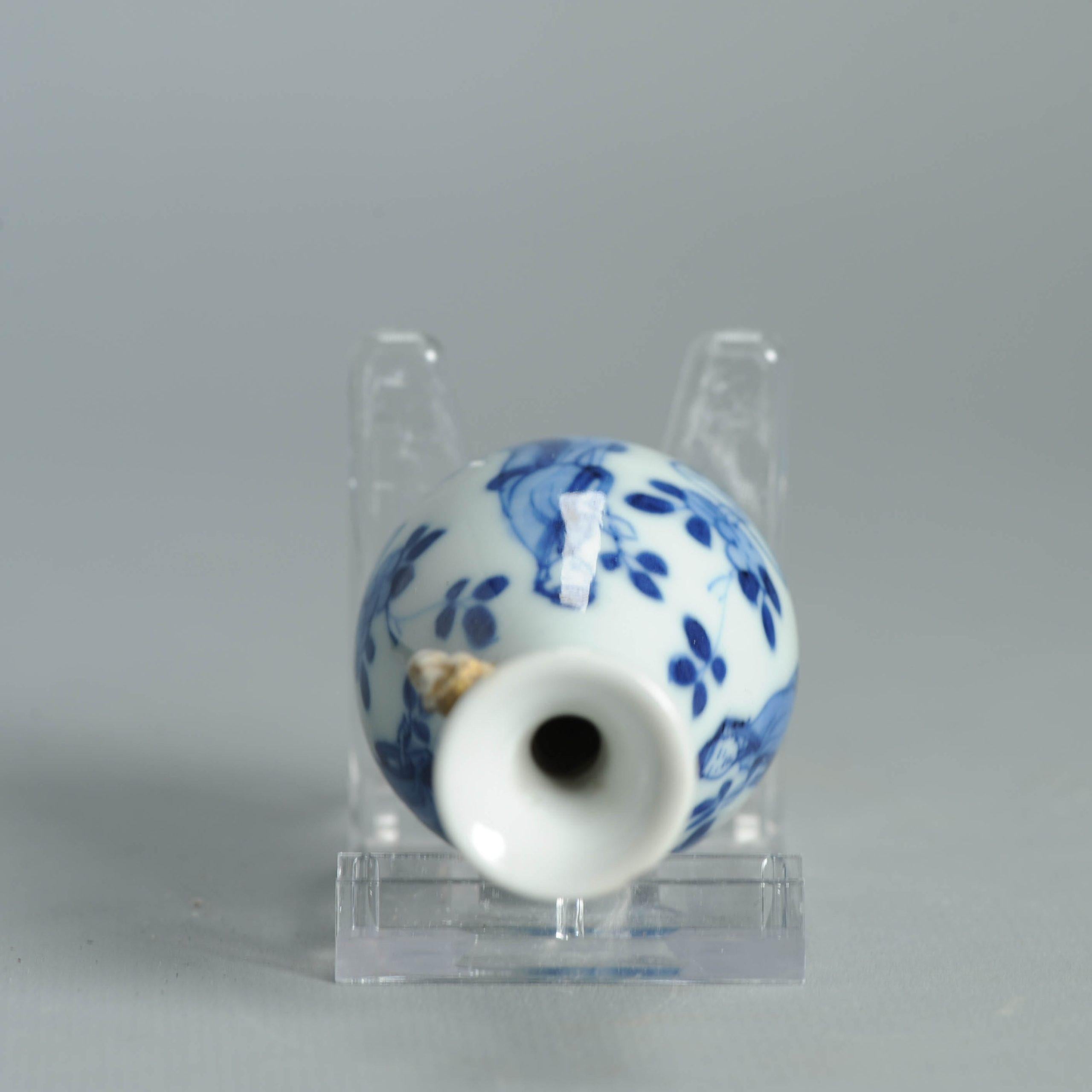 XVIIIe siècle et antérieur 7CM Vase ancien en porcelaine chinoise Ca 1700 Période Kangxi Poignée éléphant en vente