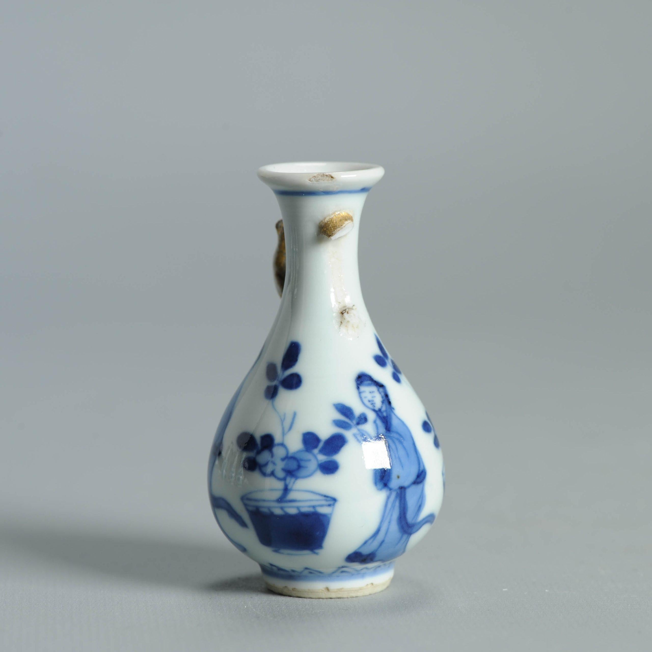 7CM Vase ancien en porcelaine chinoise Ca 1700 Période Kangxi Poignée éléphant en vente 1