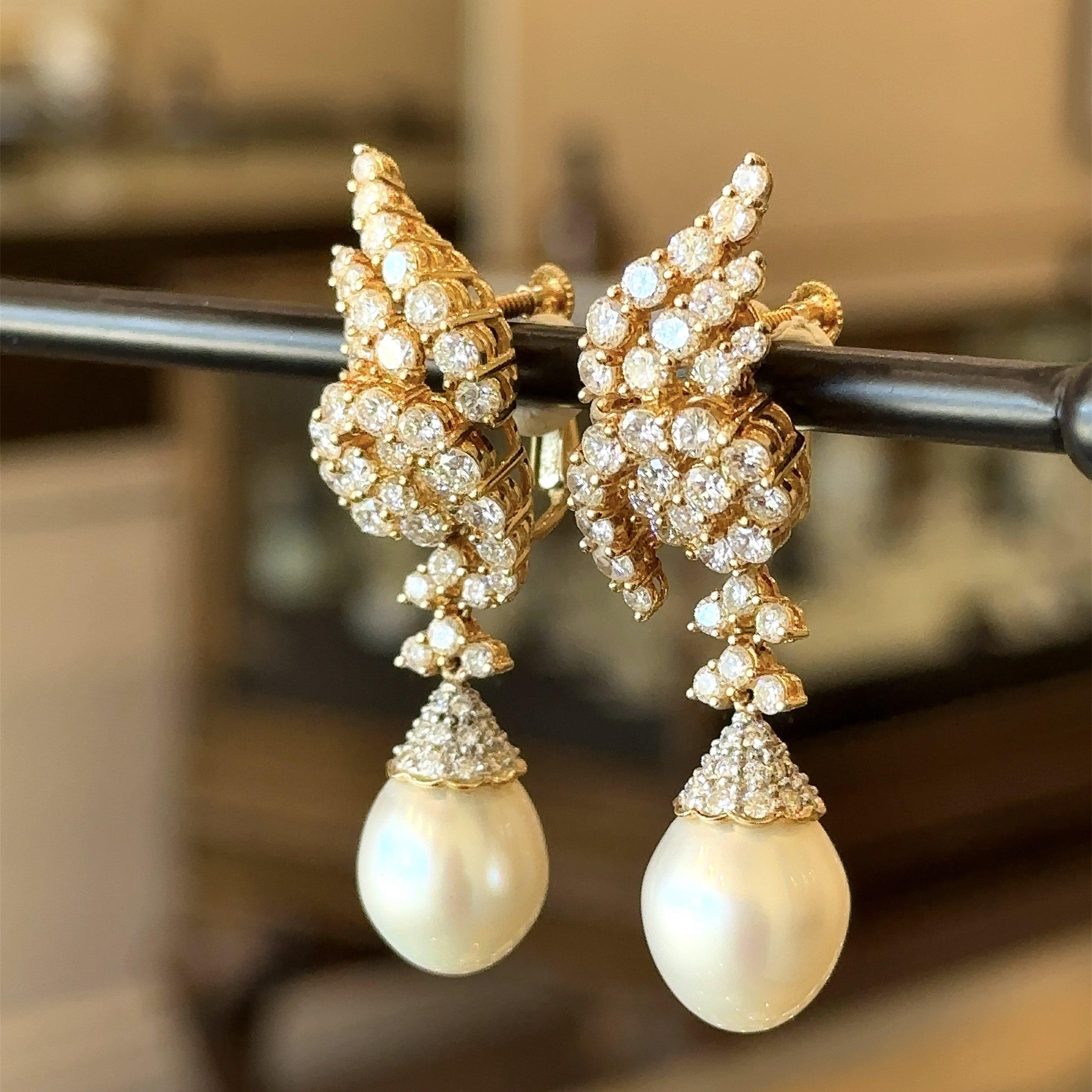 7.00 CT Diamond and South Sea Pearl Dangle Earrings  For Sale 1