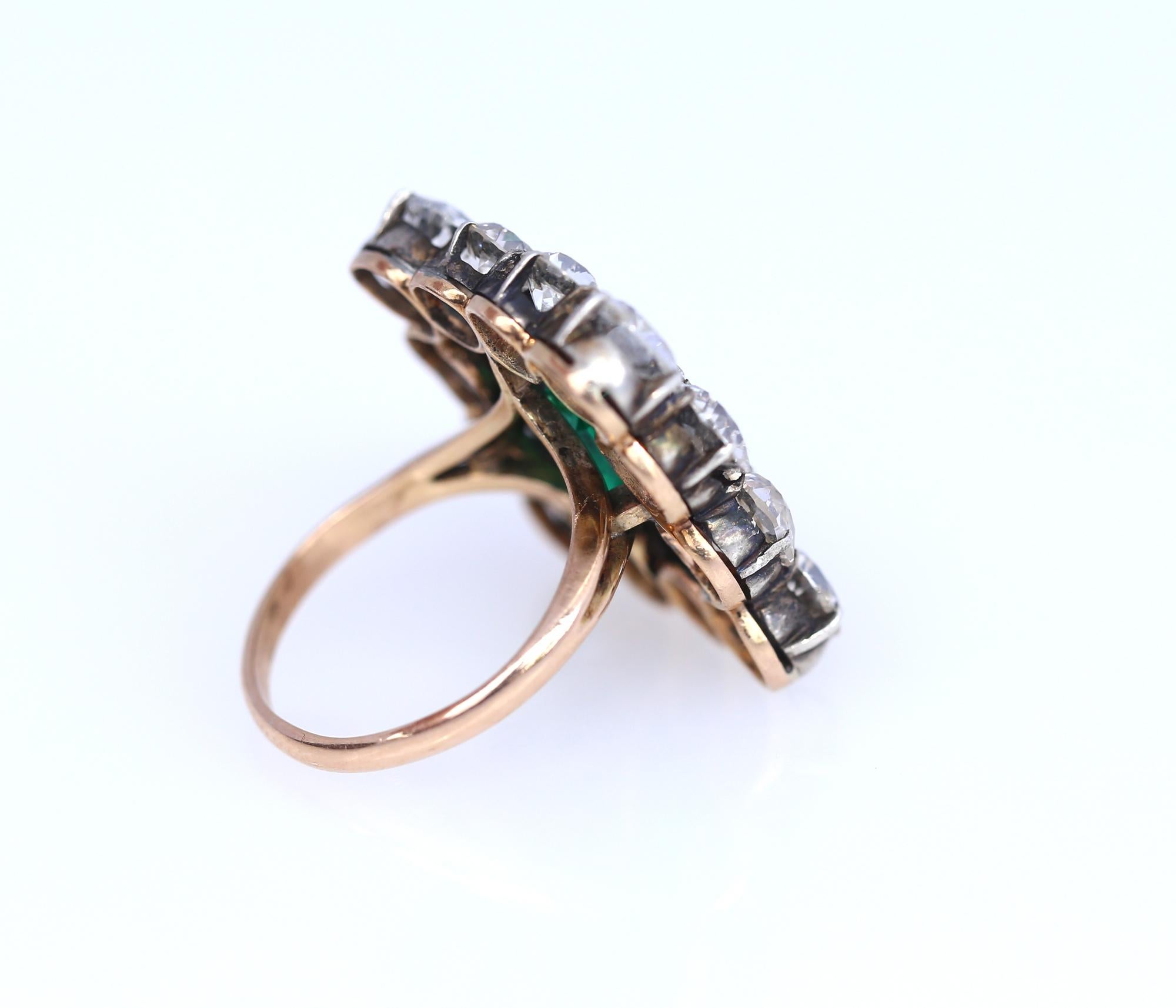 7 Karat Smaragd 8,6 Karat Diamanten Russischer Ring Nachhaltiger Trend, 1900 (Rundschliff)