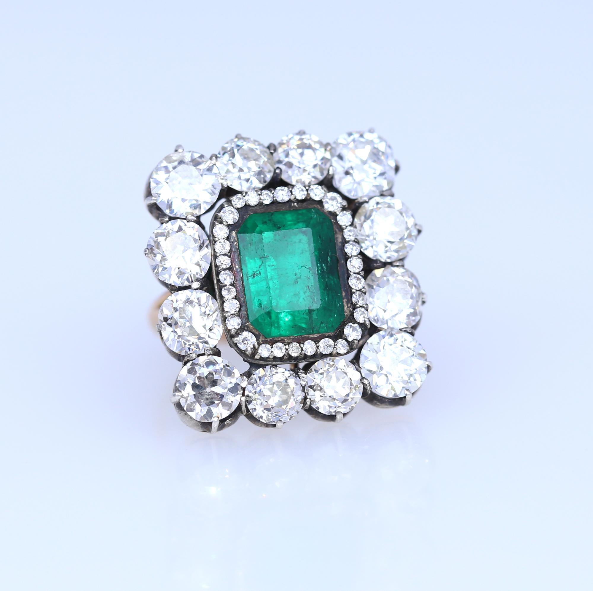 7 Karat Smaragd 8,6 Karat Diamanten Russischer Ring Nachhaltiger Trend, 1900 Damen