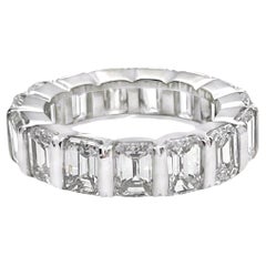 7 Karat Smaragdschliff Diamant Bar-Set Eternity-Ring
