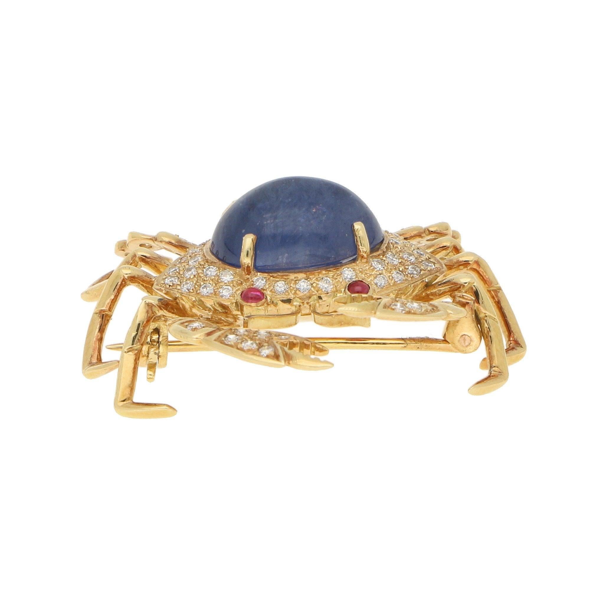 7 Carat Sapphire, Diamond and Ruby Crab Pin Brooch in Yellow Gold In Excellent Condition In London, GB