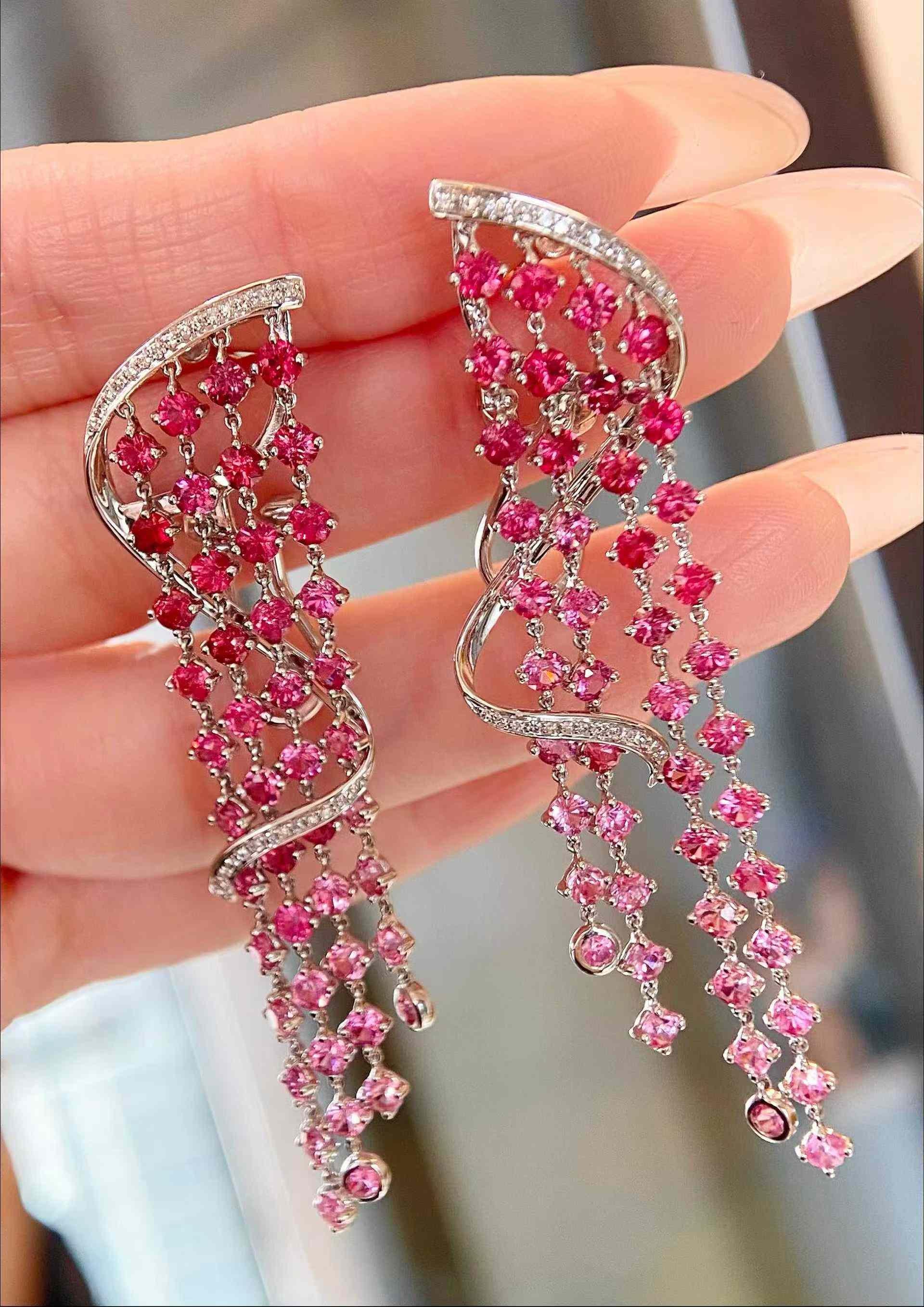 Contemporain 7ct Spinel & 0.15ct White Diamond 4-Row Drop Earrings in 18k White Gold en vente