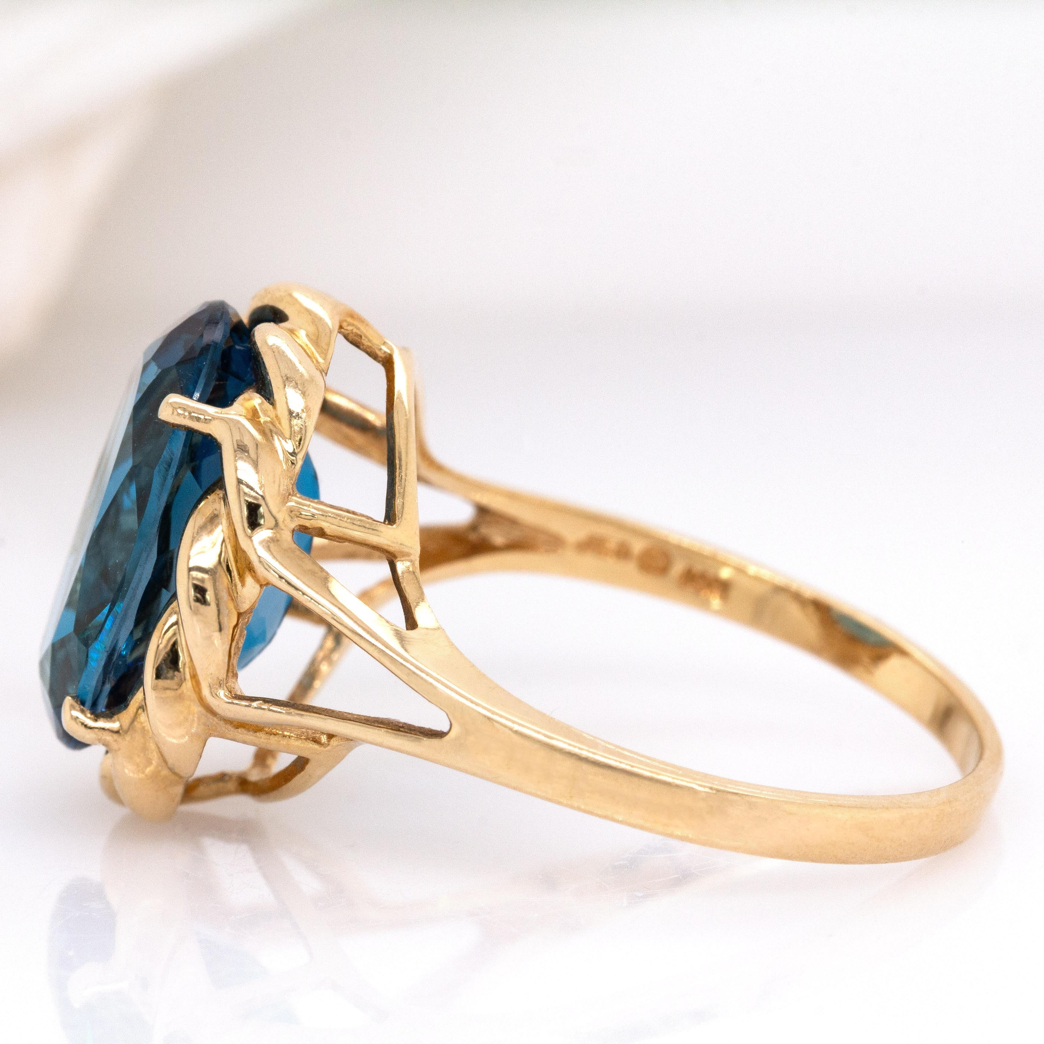 Anello di 7cts Estate Statement London Blue Topaz: oro massiccio 14k, ovale 13x9mm in vendita 1