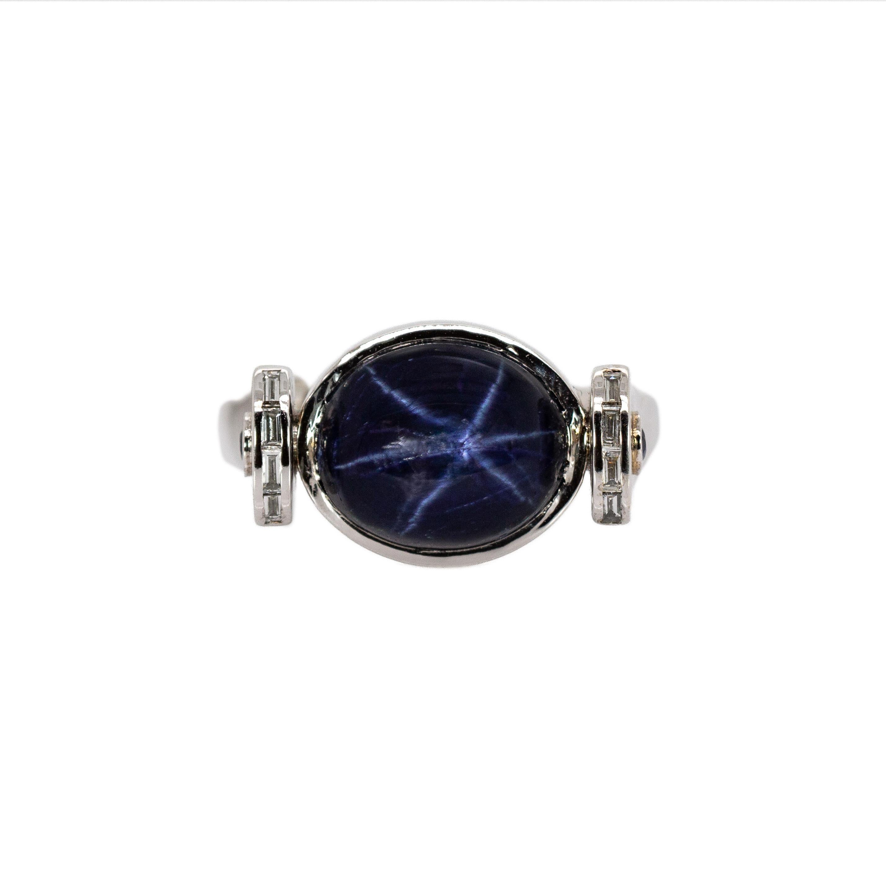 7cts Star Sapphire Ring w Blue Sapphire and Diamonds Accents in 14K Solid Gold In New Condition For Sale In Columbus, OH