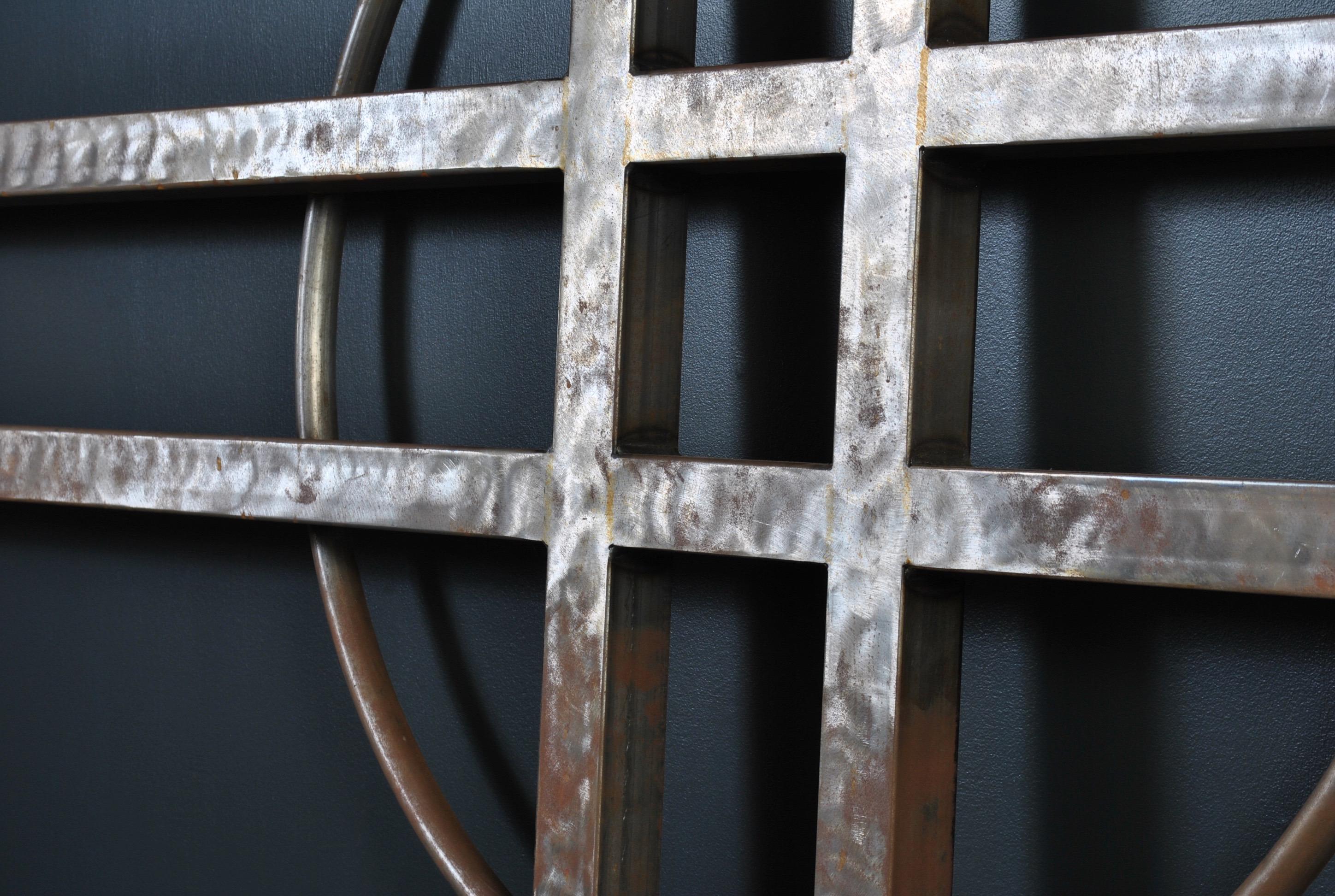 Riesiges Stahlkruzifix im Zustand „Gut“ im Angebot in London, GB