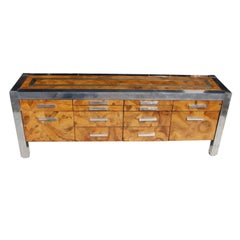Leon Rosen per la Pace Collection Credenza in Wood Burled e Cromo