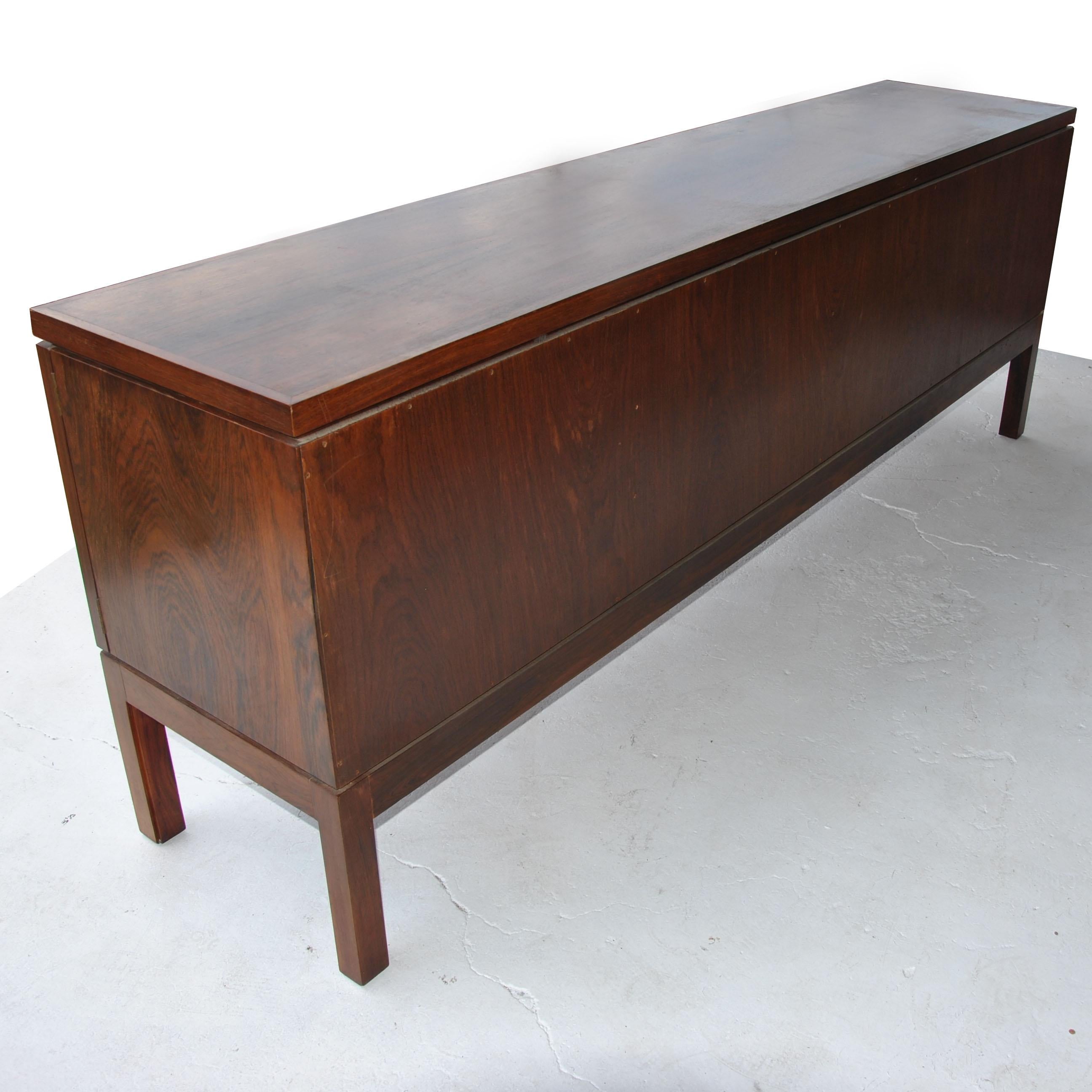 Vintage Midcentury Rosewood Bridgeford Sideboard by Robert Heritage In Good Condition In Pasadena, TX
