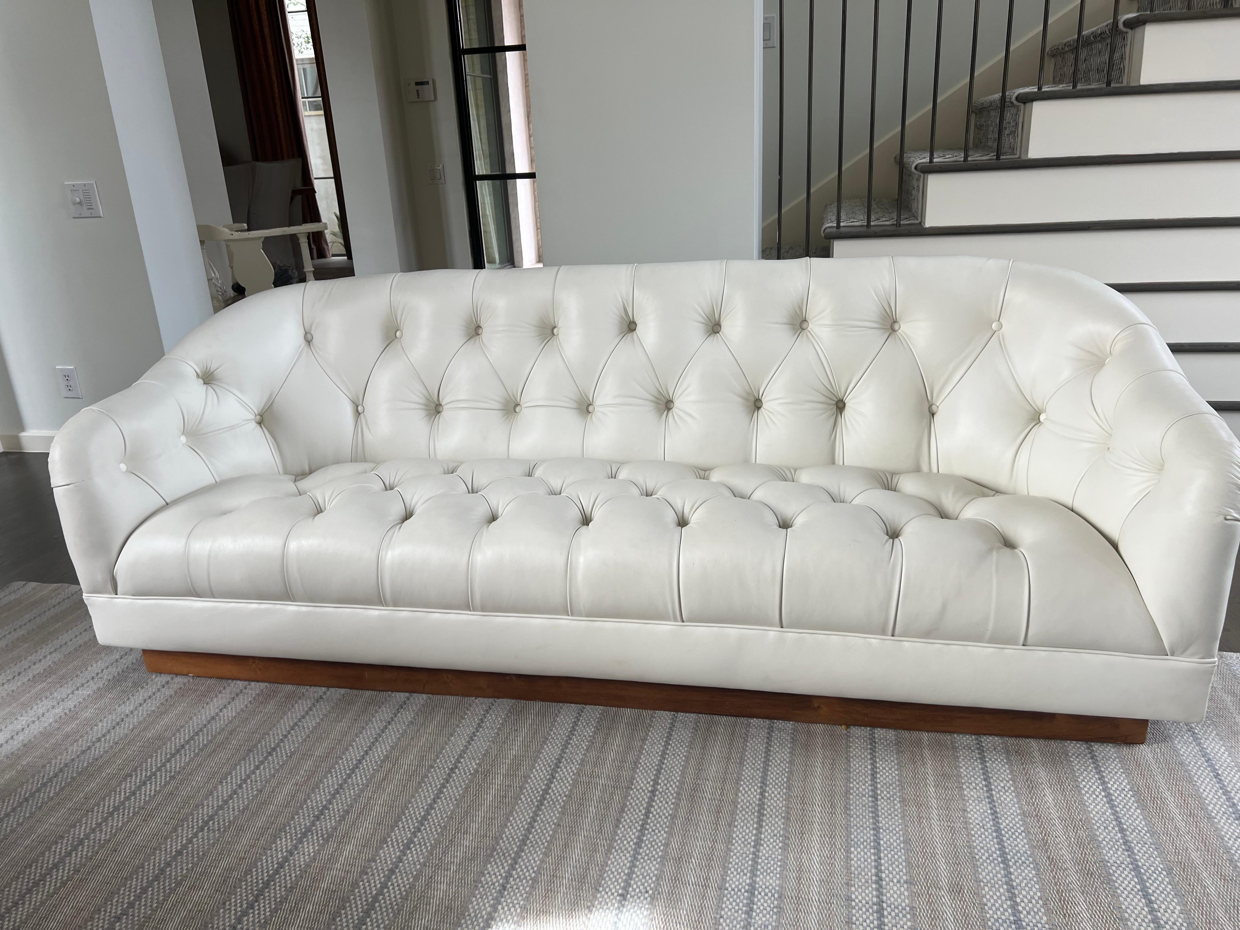 Ward Bennett Tufted Leather Sofa In Good Condition For Sale In Pasadena, TX