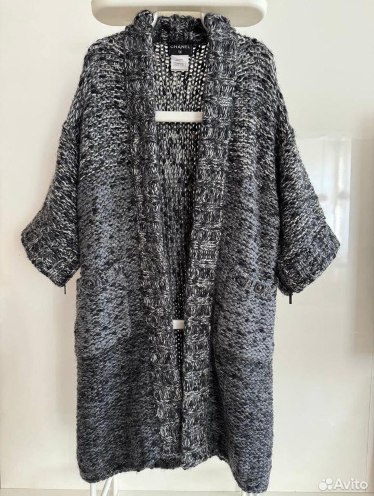 7K$ Steel Gray Relaxed Mohair Coat with CC Buttons In Excellent Condition For Sale In Dubai, AE