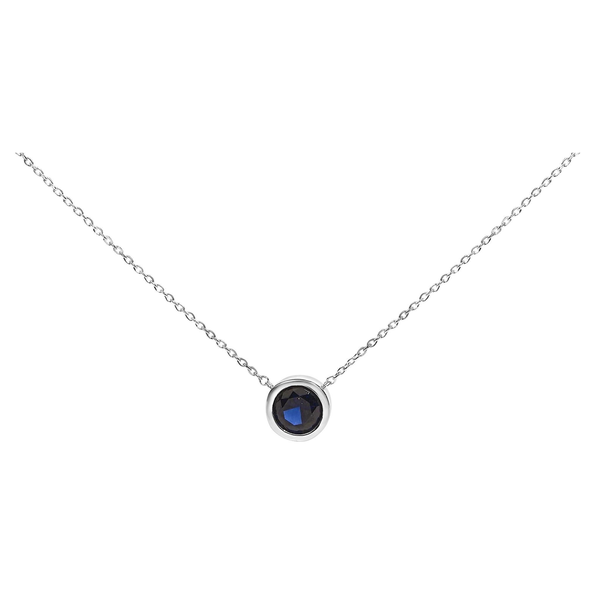 Collier à pendentifs en argent avec saphir bleu créé, serti d'un chaton de 7 mm - 18 pouces