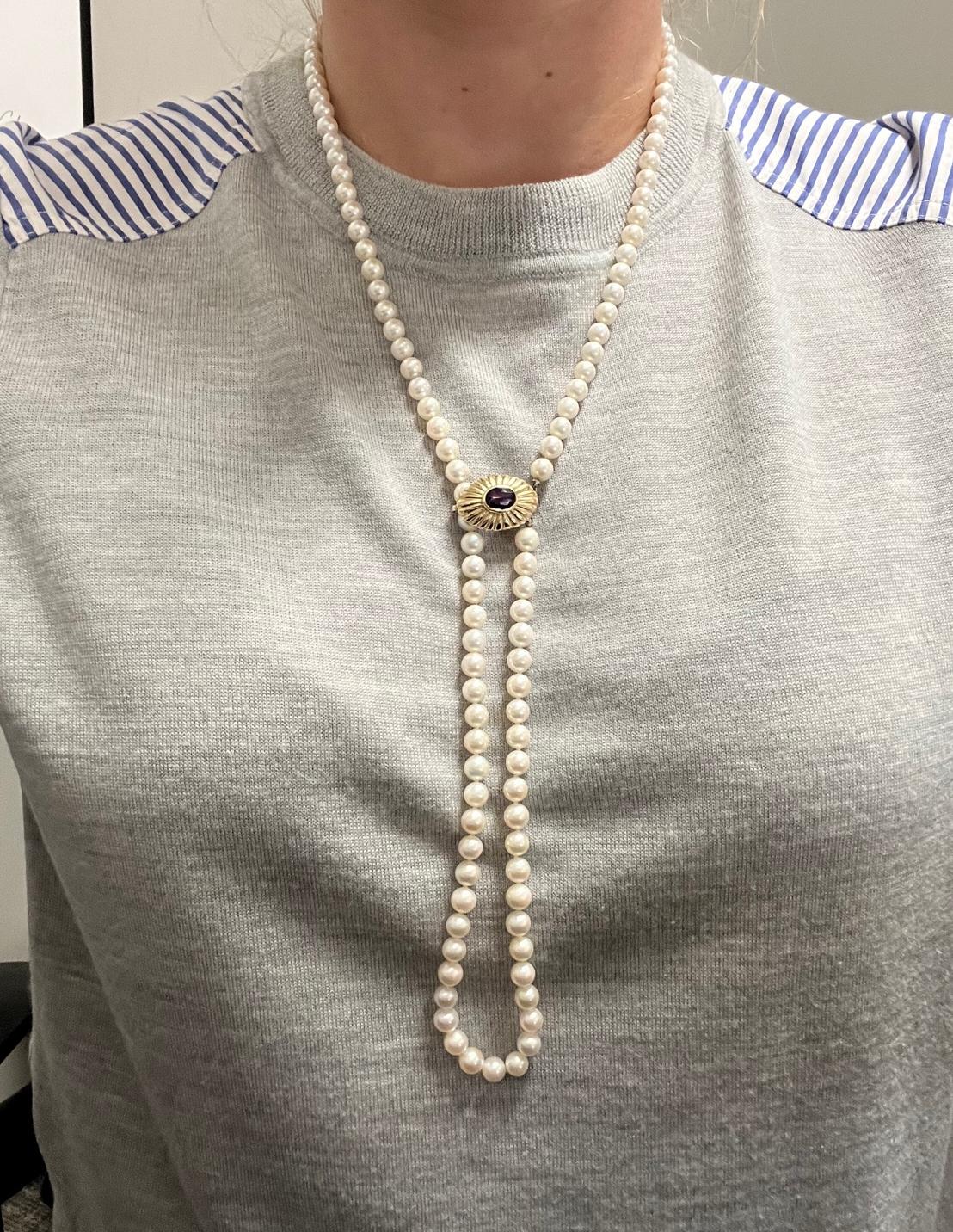 Cultured Pearl Necklace with 14 Karat Yellow Gold and Amethyst Stone Clasp  In Good Condition For Sale In  Baltimore, MD