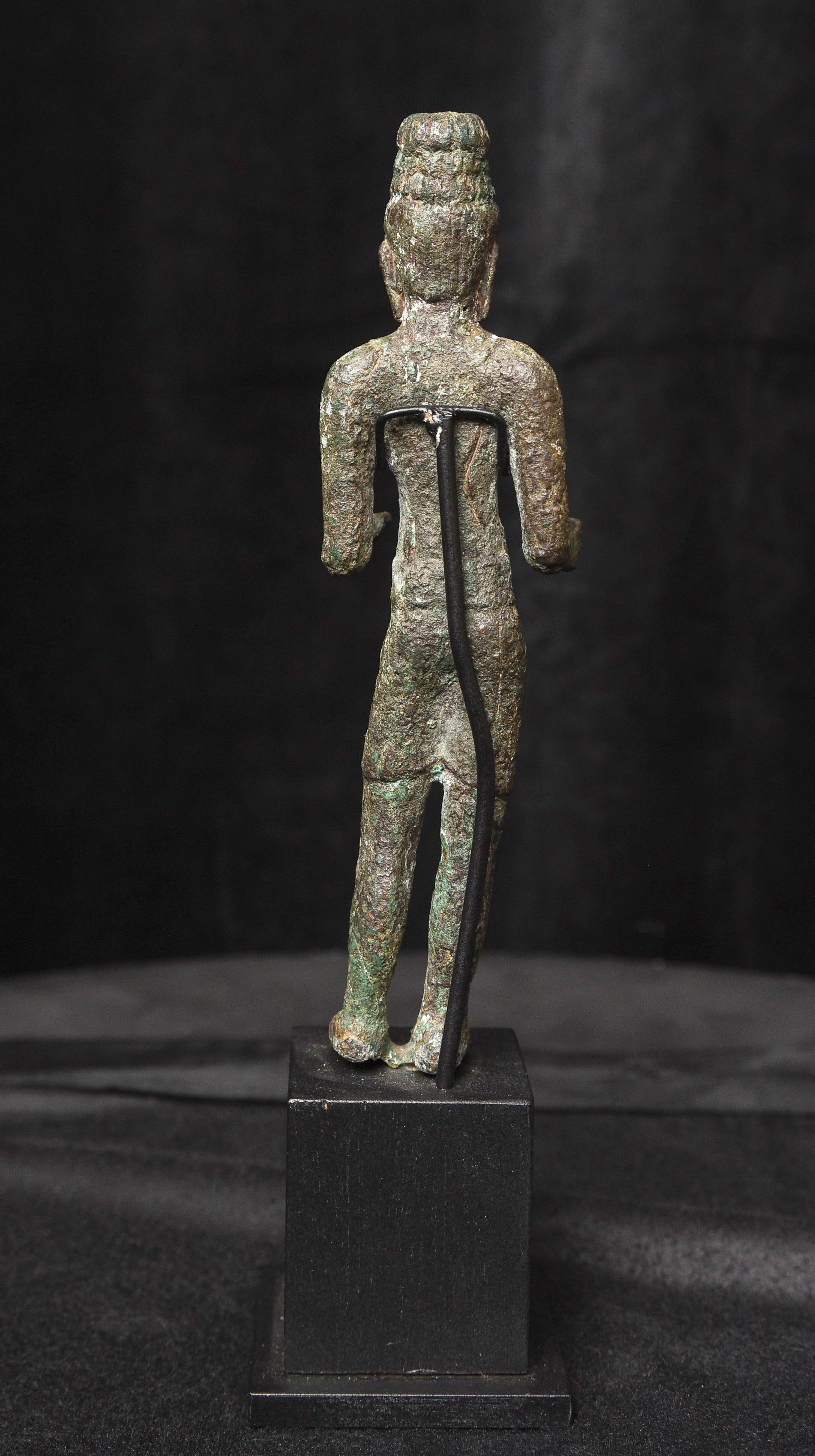 7th/9thC Solid-Cast Bronze Prakhon Chai Buddha or Bodhisattva - 9688 For Sale 2