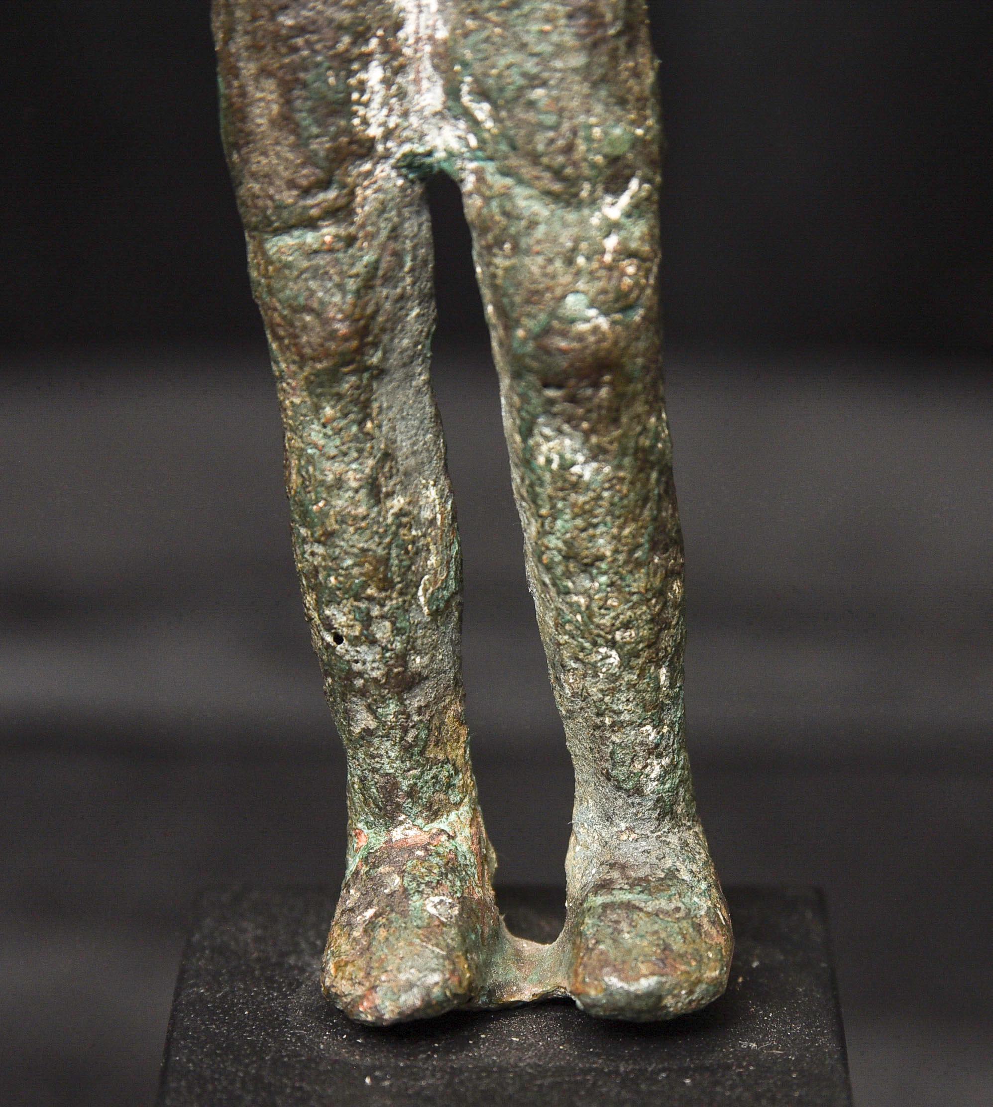 7th/9thC Solid-Cast Bronze Prakhon Chai Buddha or Bodhisattva - 9688 For Sale 7