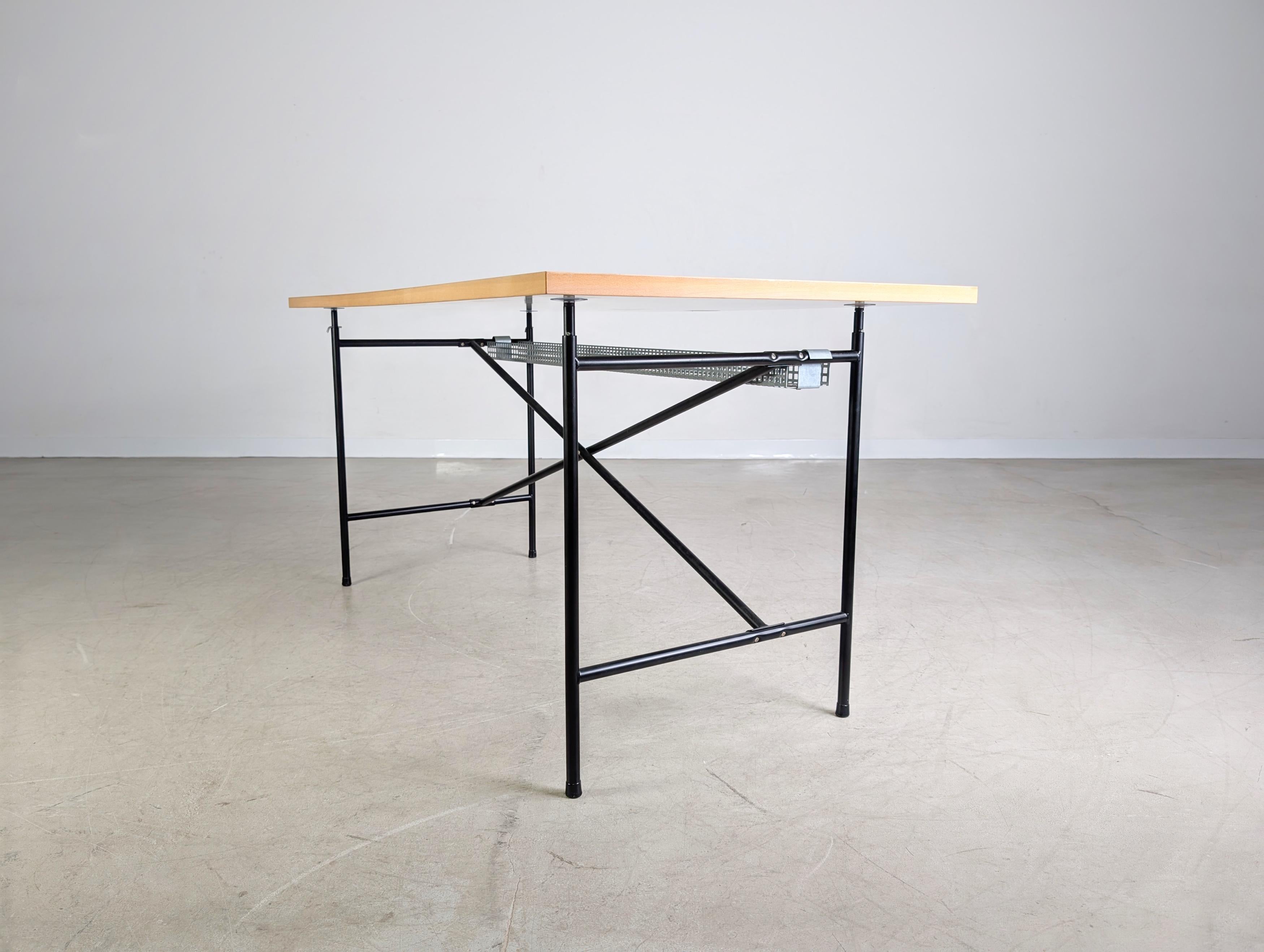 7x Original Egon Eiermann Schreibtisch Richard Lampert Metall In Good Condition For Sale In Berlin, DE