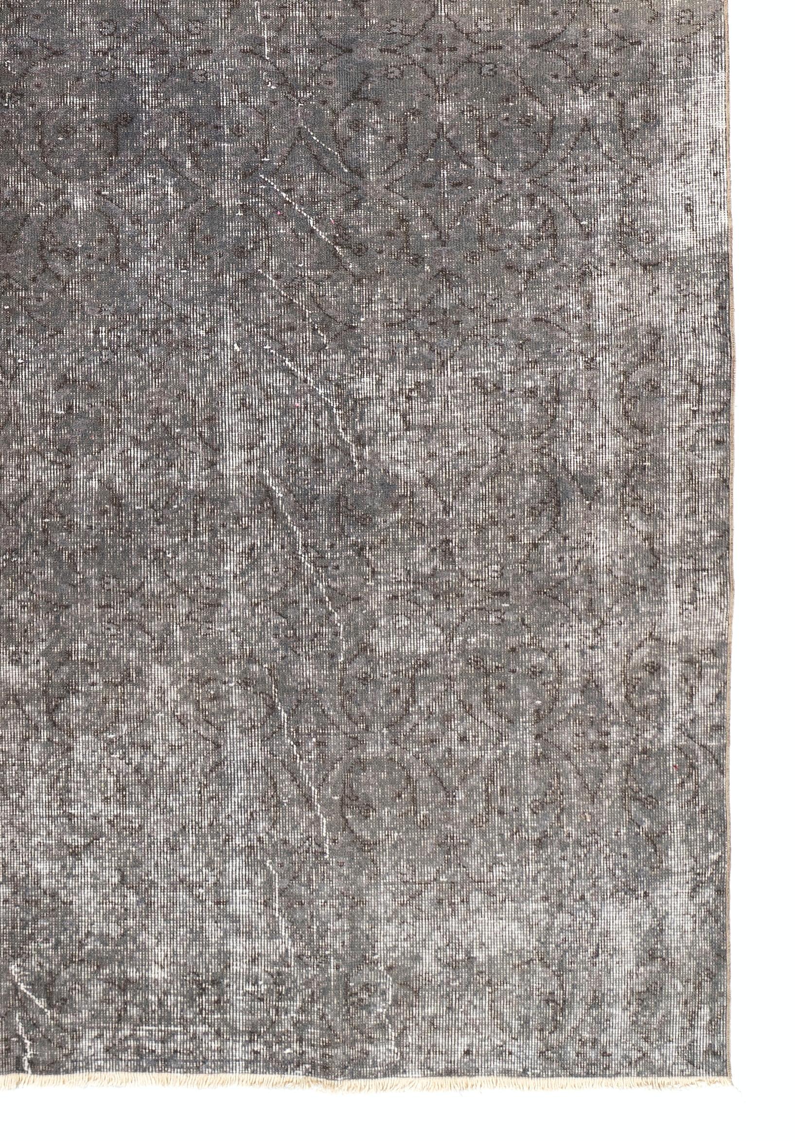7x10 Ft Türkischer handgefertigter Teppich in Grau für moderne Wohnungen, Vintage-Teppich im Used-Look (Mitte des 20. Jahrhunderts) im Angebot