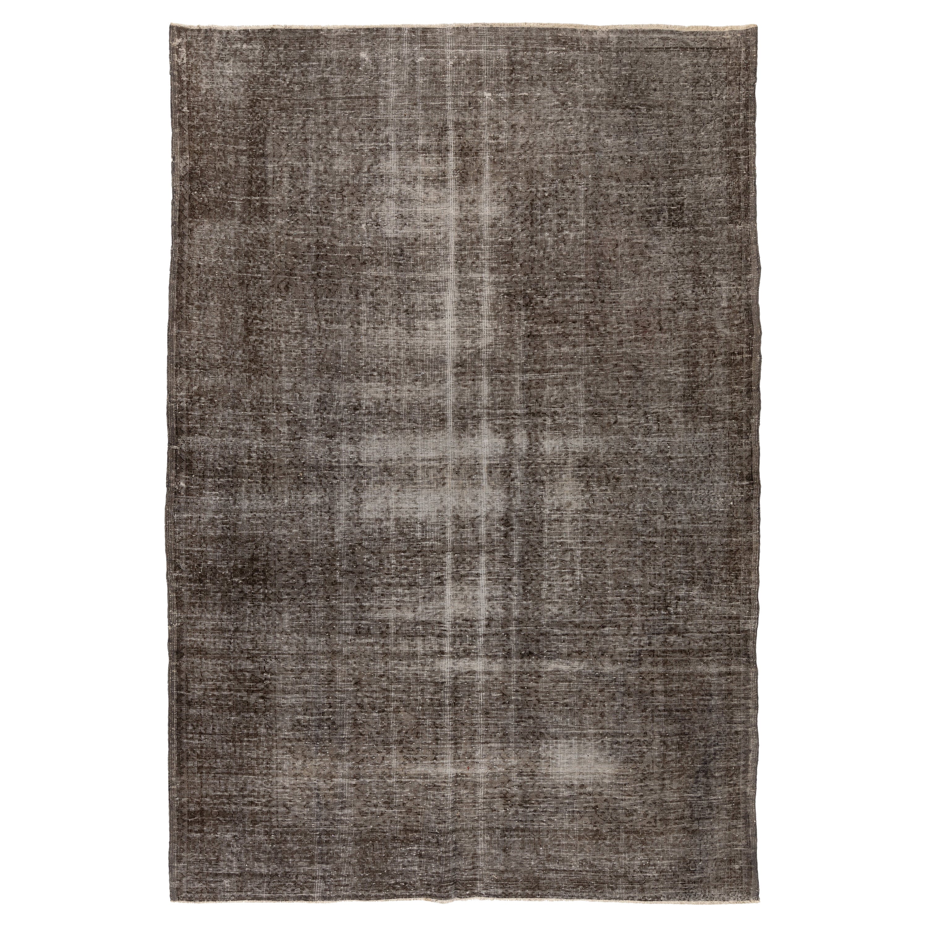 Tappeto turco degli anni '50, grigio e grigio, 7x10 Ft, fatto a mano e con segni di invecchiamento, Tappeto moderno