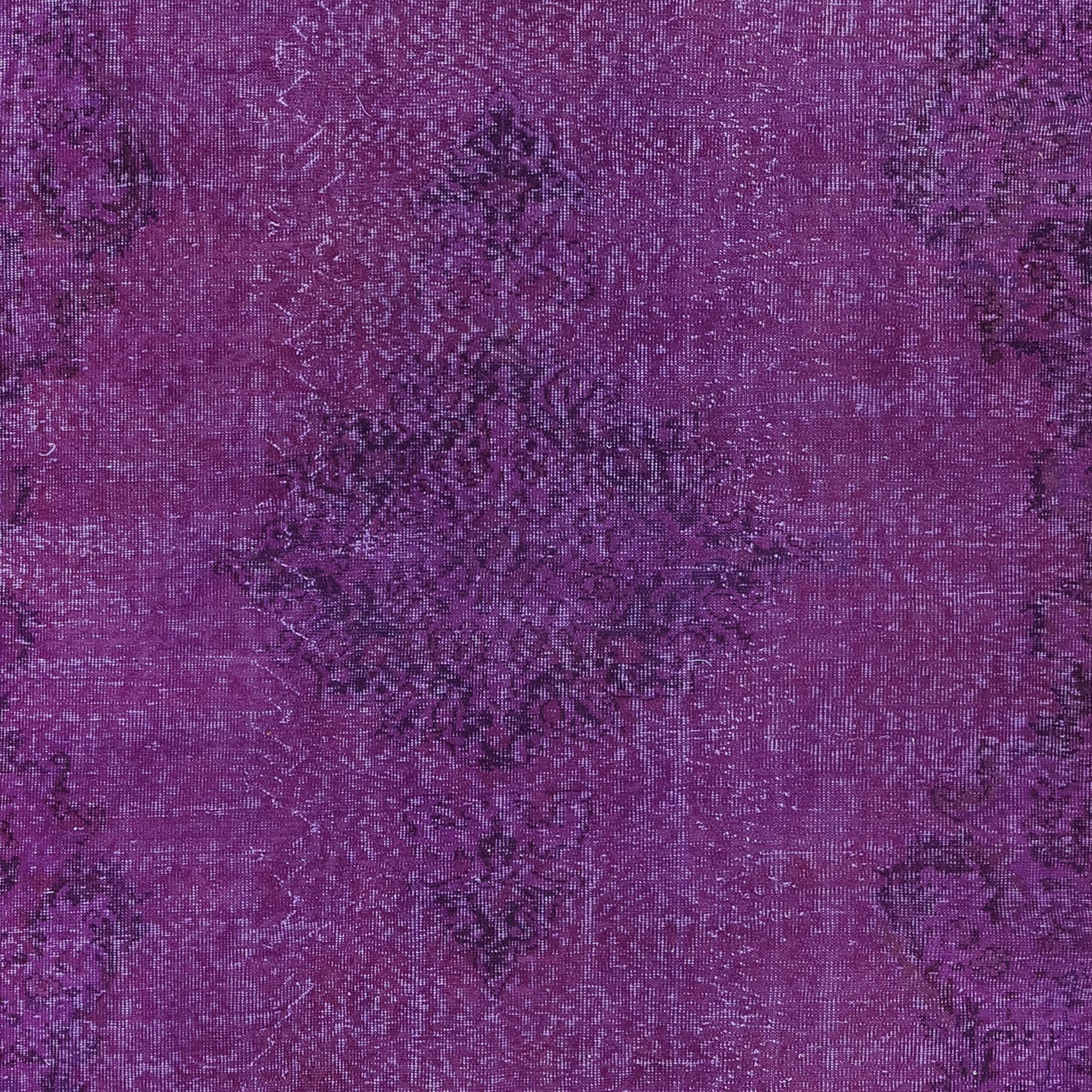 Moderne 7x10 Ft Handmade Turkish Purple Area Rug, idéal pour les intérieurs Modernity en vente